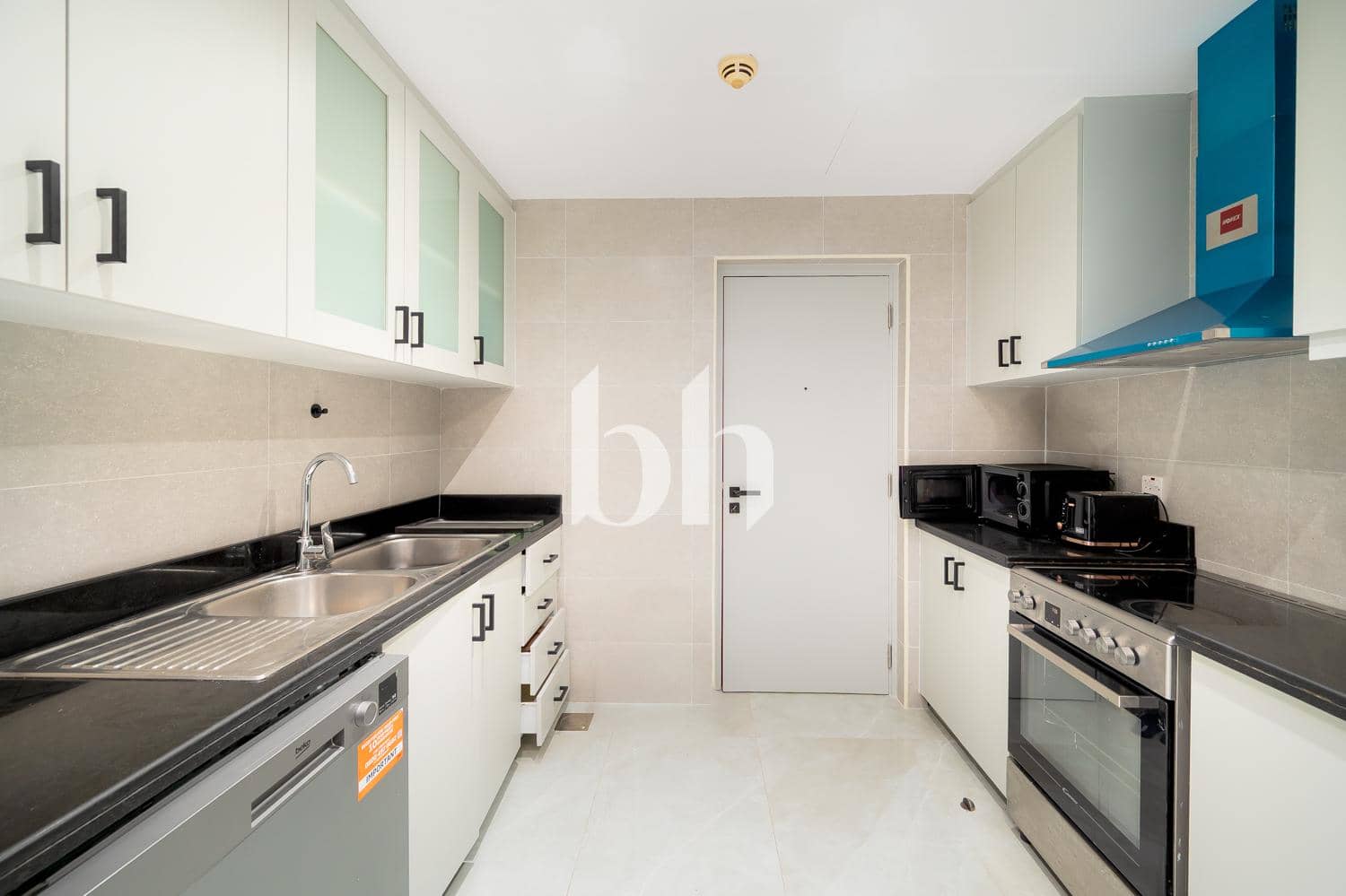 2 Bedroom Apartment in Bahar 1 - photo 2