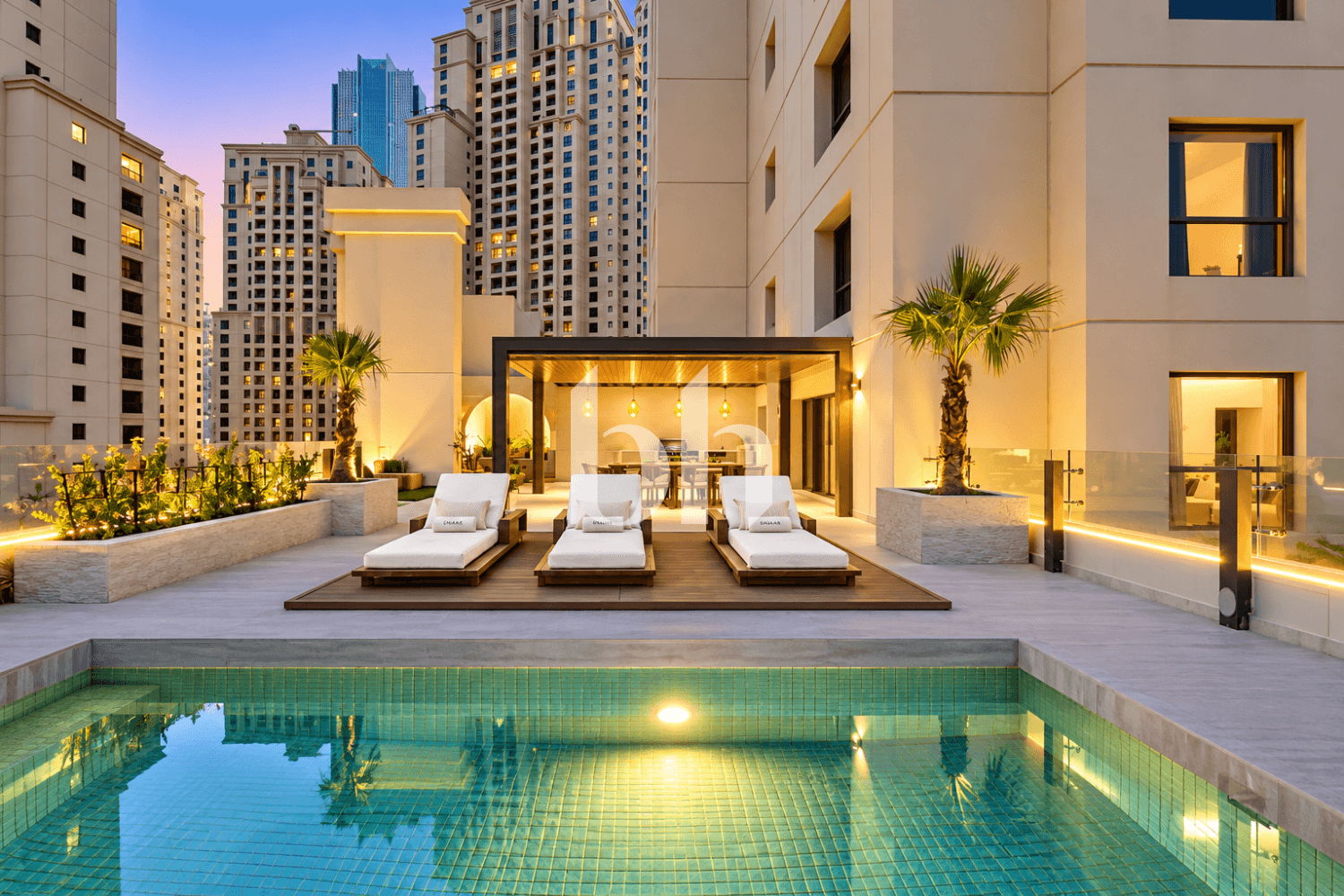 4 Bedroom Apartment in Sadaf 8