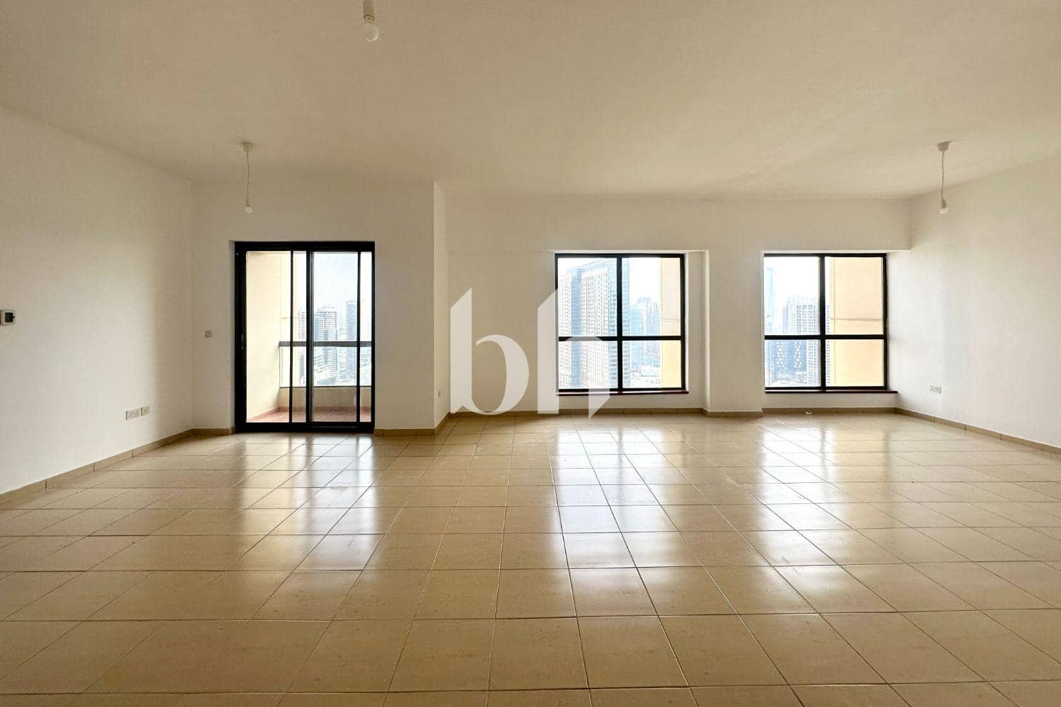 4 Bedroom Apartment in Sadaf 1 - photo 1