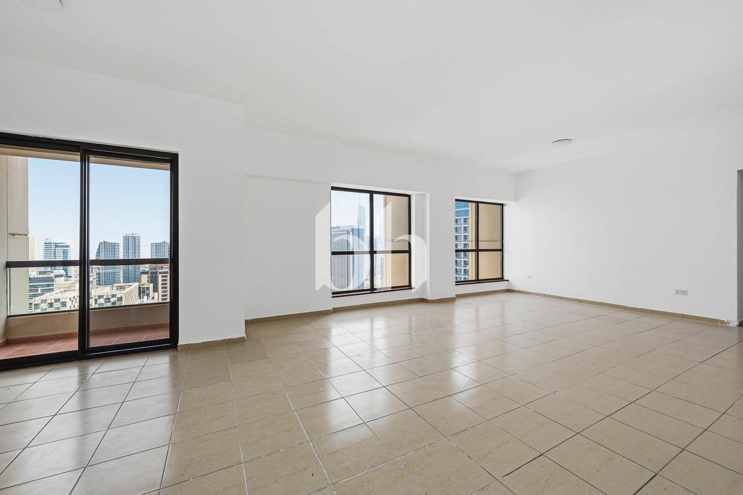 4 Bedroom Apartment in Sadaf 1 - photo 2