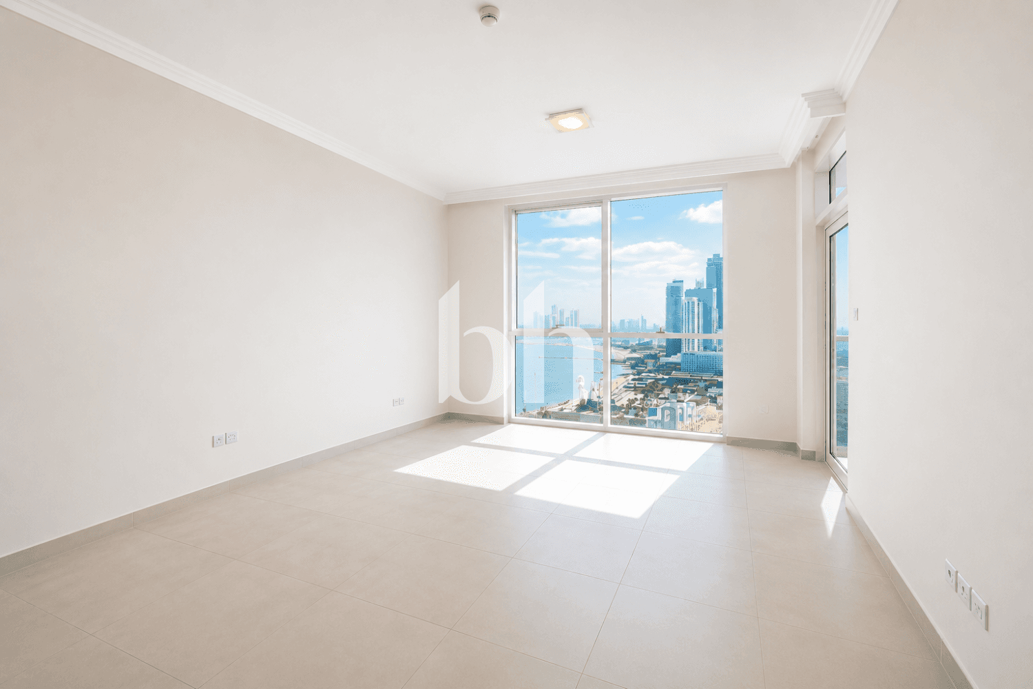 1 Bedroom Apartment in Al Bateen Residences - photo 1