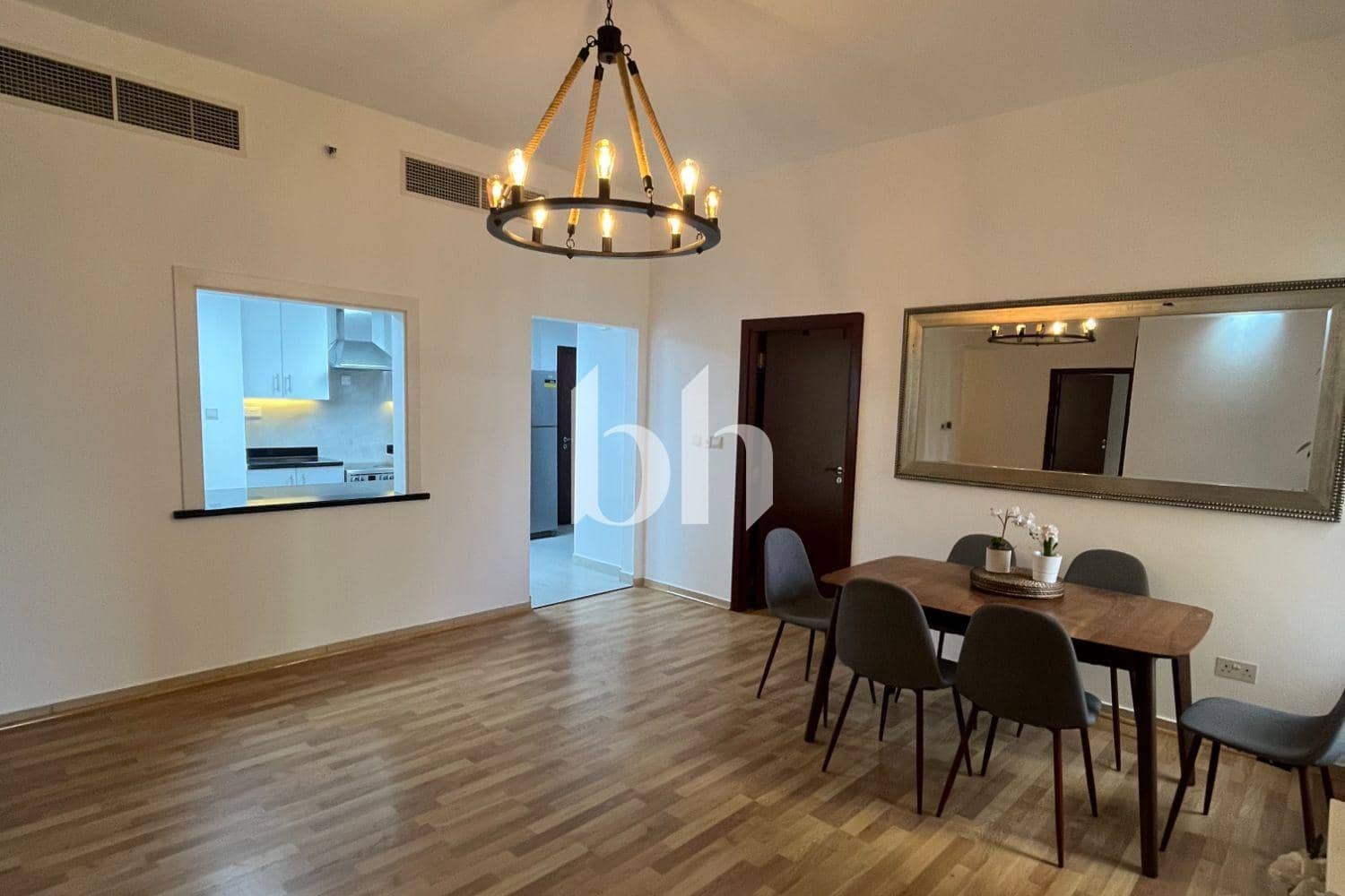 1 Bedroom Apartment in Shams 4 - photo 1
