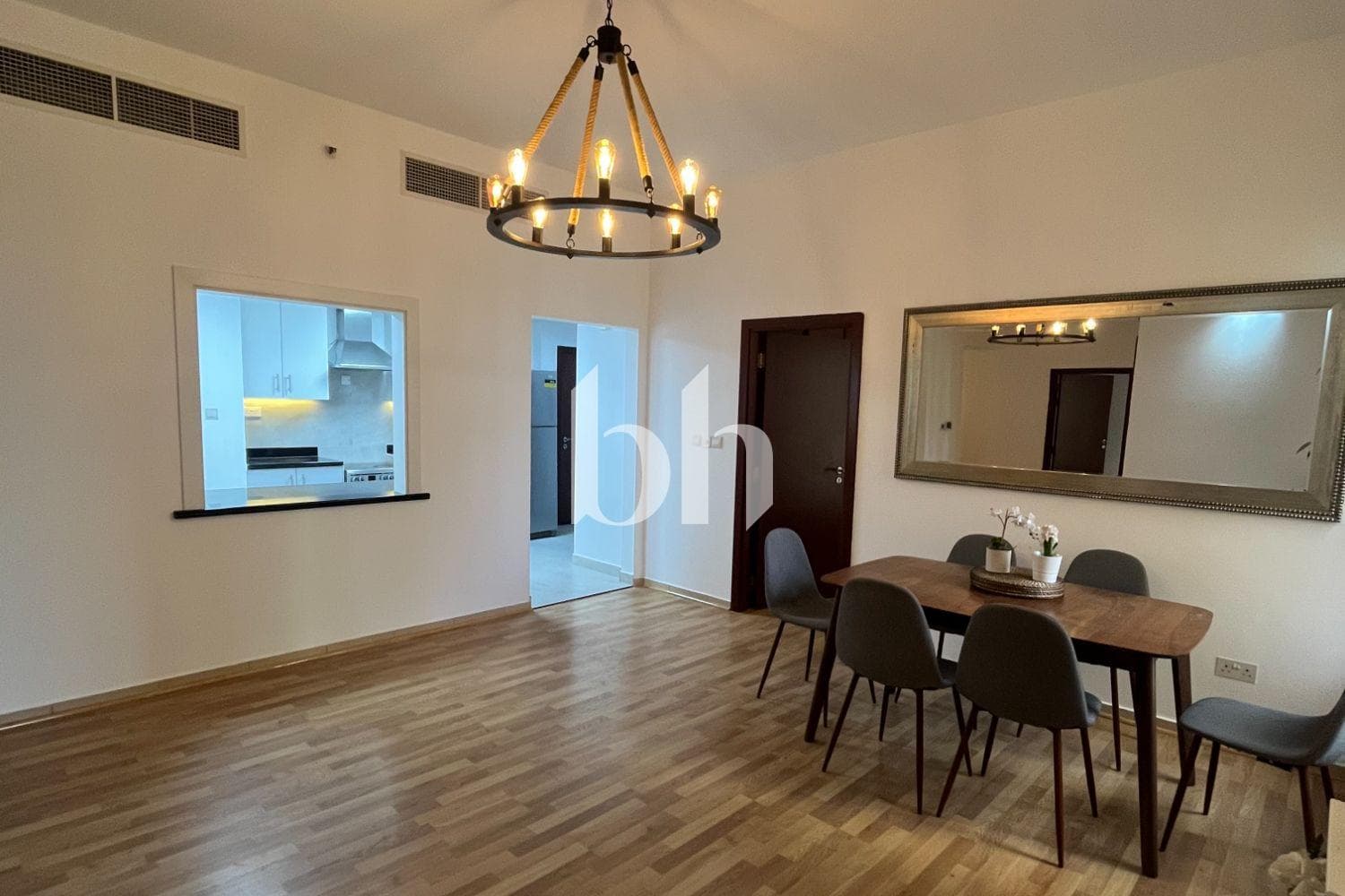 1 Bedroom Apartment in Shams 4 - photo 1