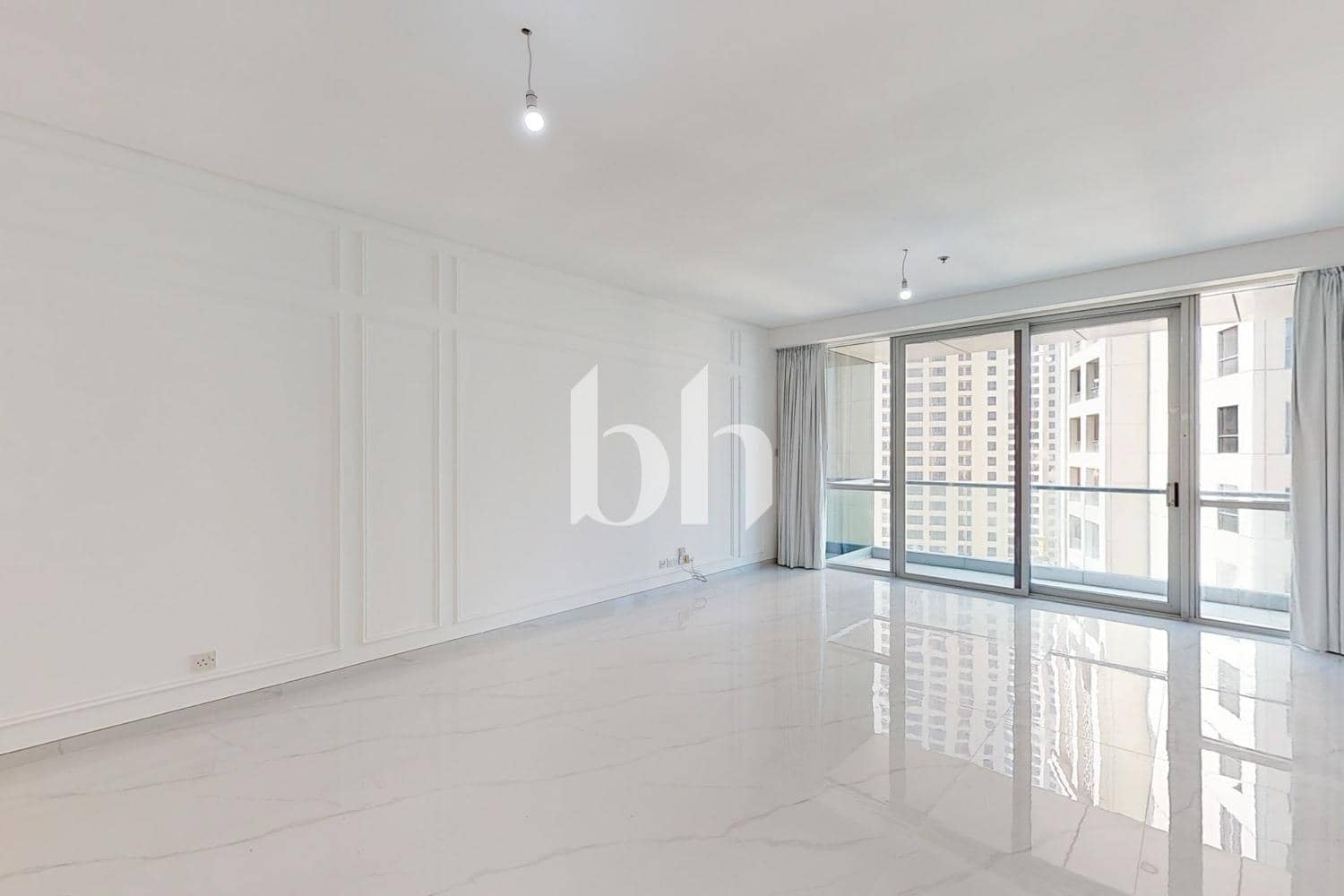 2 Bedroom Apartment in Al Fattan Marine Towers - photo 2