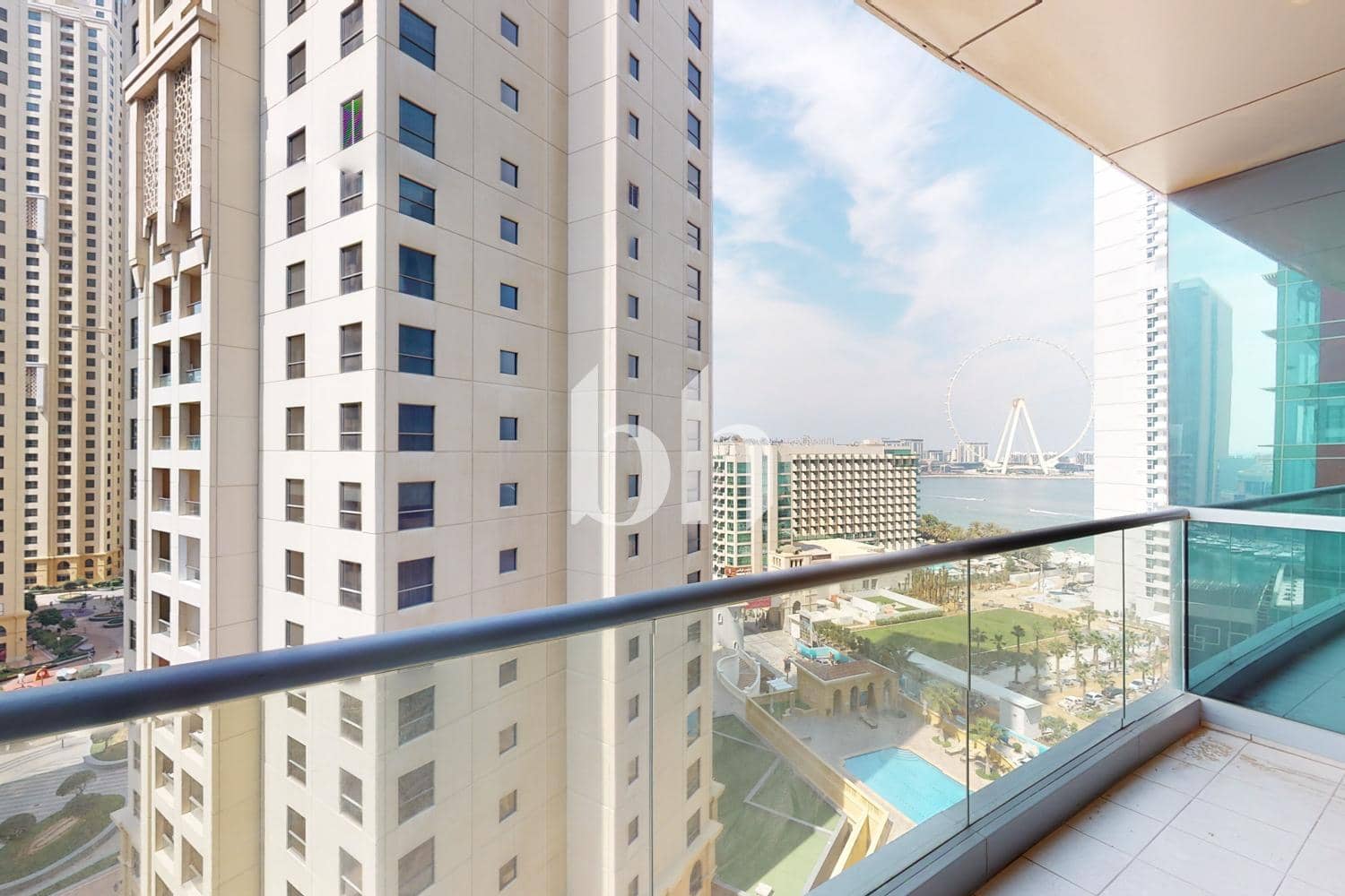 2 Bedroom Apartment in Al Fattan Marine Towers - photo 1