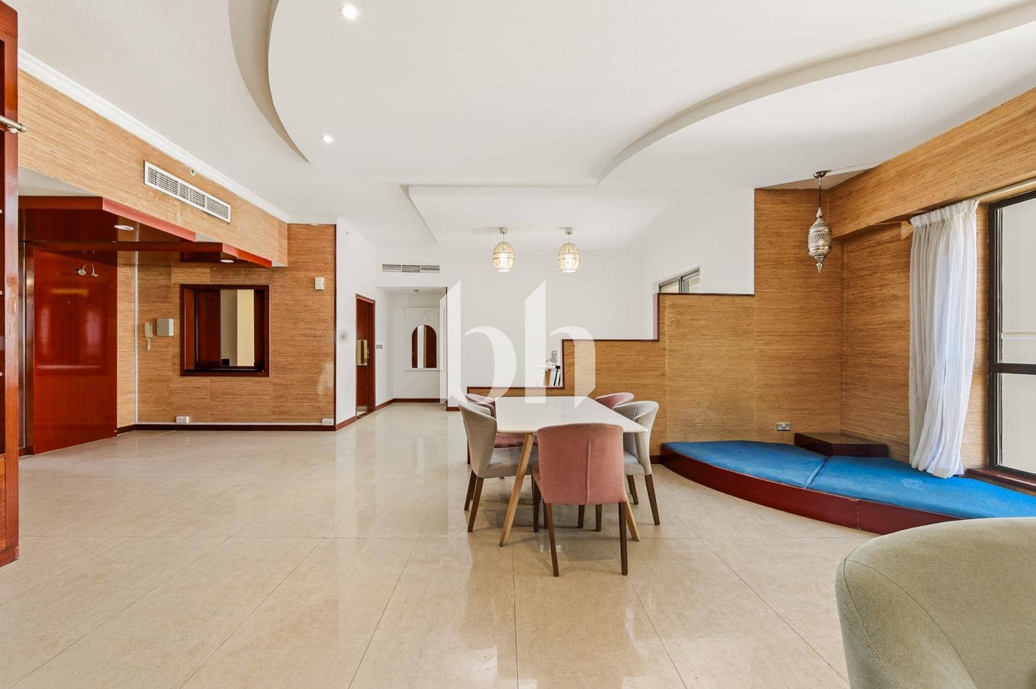 4 Bedroom Apartment in Sadaf 2 - photo 2
