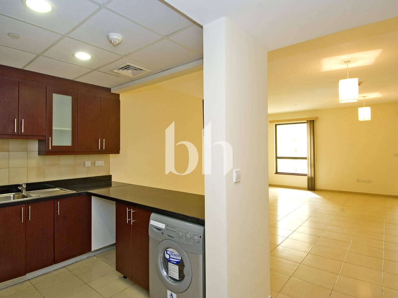 Studio Apartment in Murjan 2 - photo 2