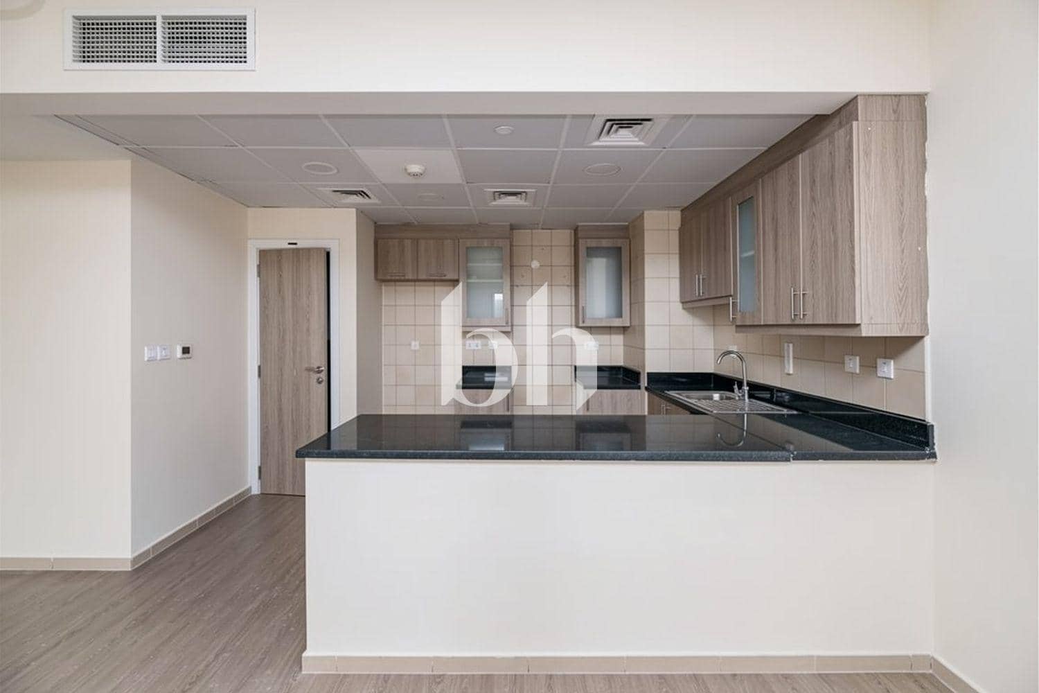 1 Bedroom Apartment in Murjan 2 - photo 2