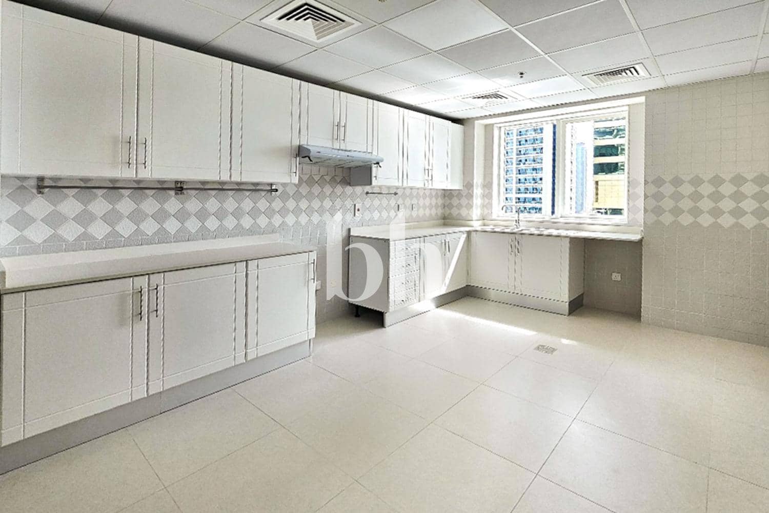 2 Bedroom Apartment in Al Shera Tower - photo 2