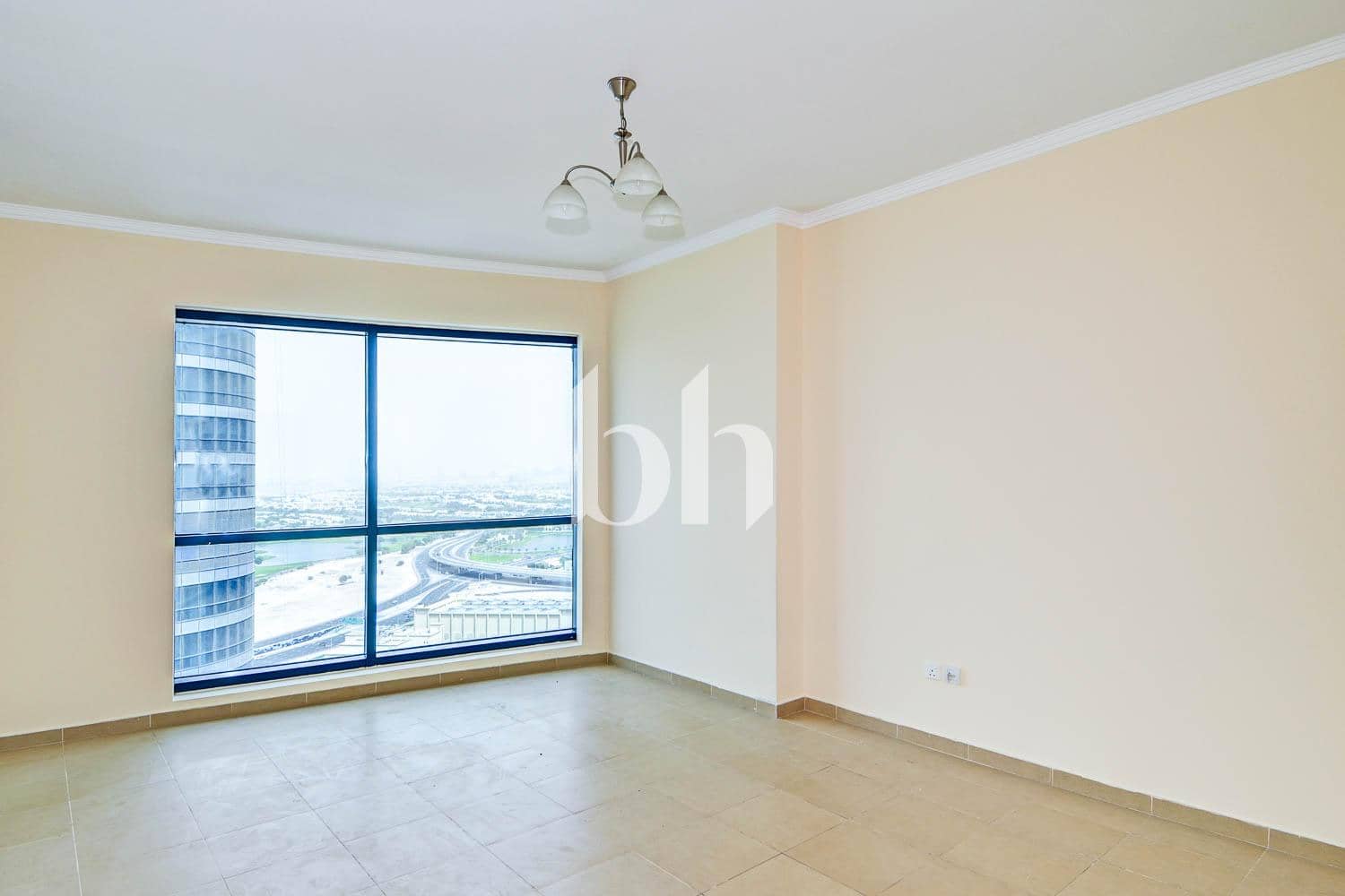 2 Bedroom Apartment in Jumeirah Bay X1 - photo 2