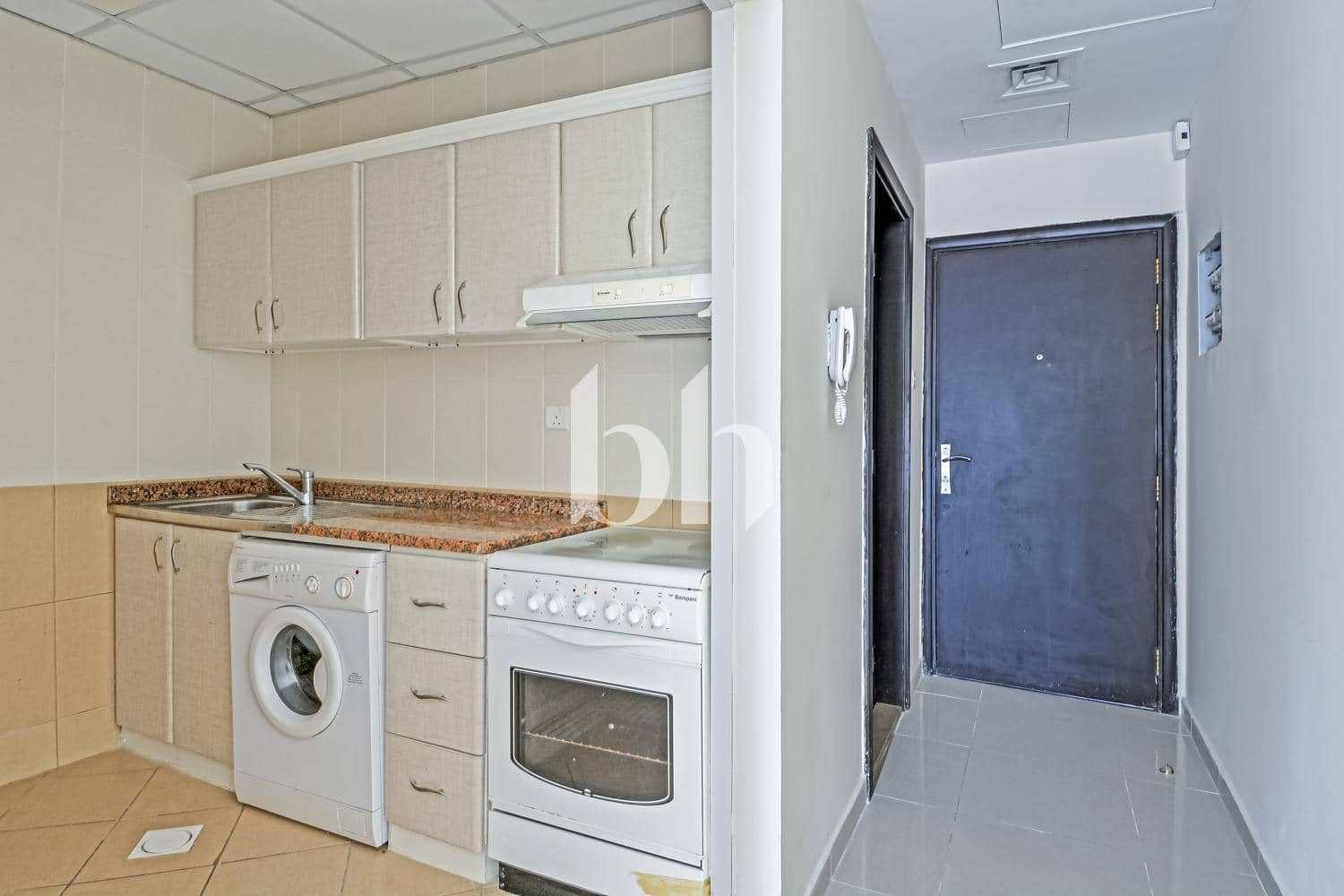 Studio Apartment in Lake City Tower - photo 2
