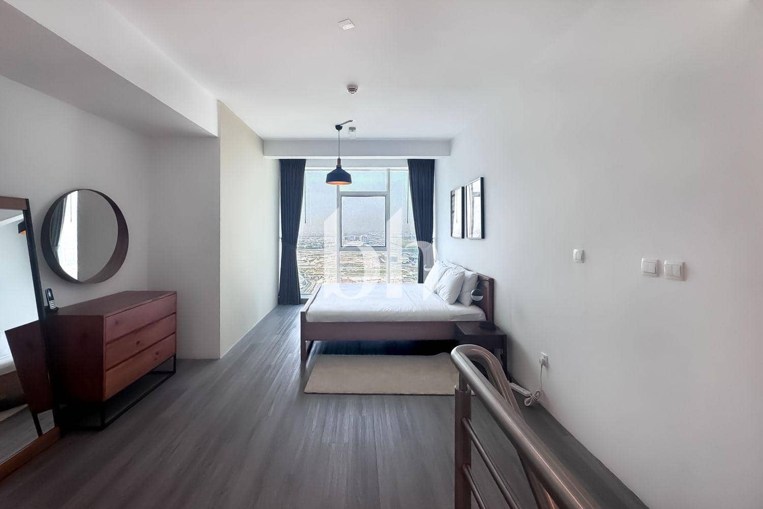 1 Bedroom Apartment in Laguna Tower - photo 2