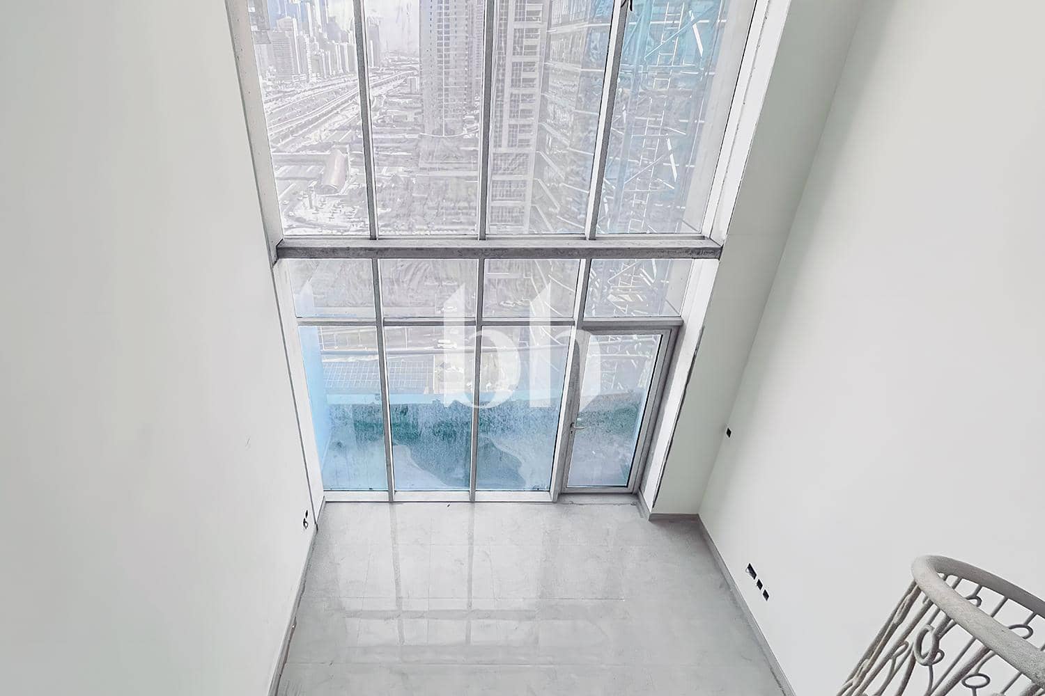1 Bedroom Duplex in Wind Tower 1 - photo 2