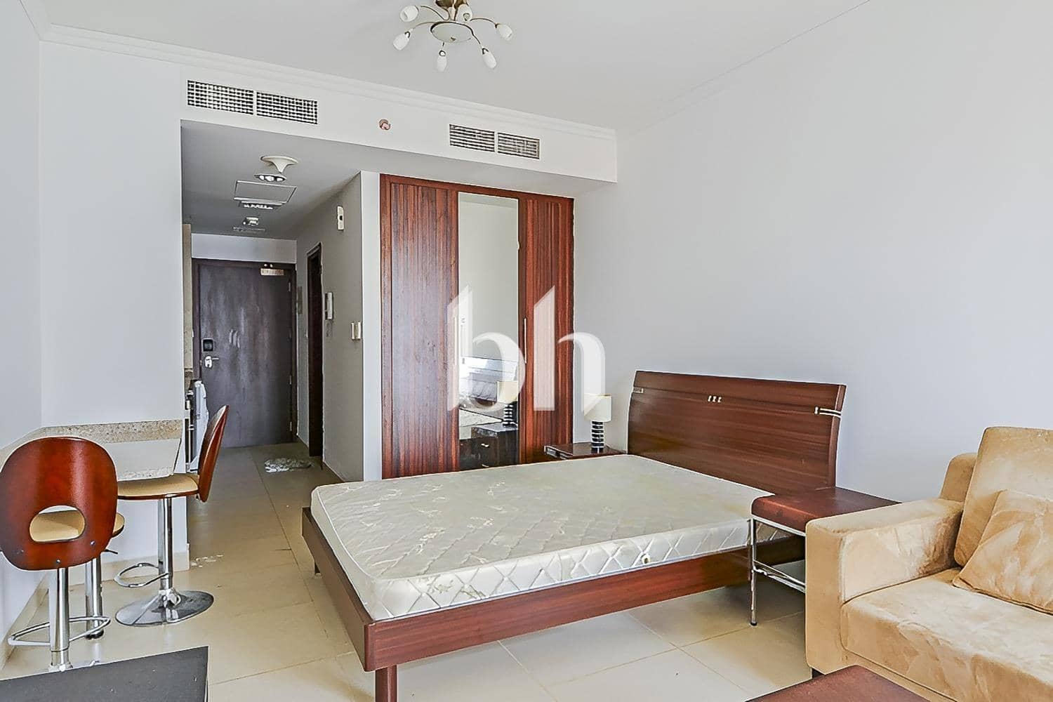 Studio Apartment in Goldcrest Executive - photo 1