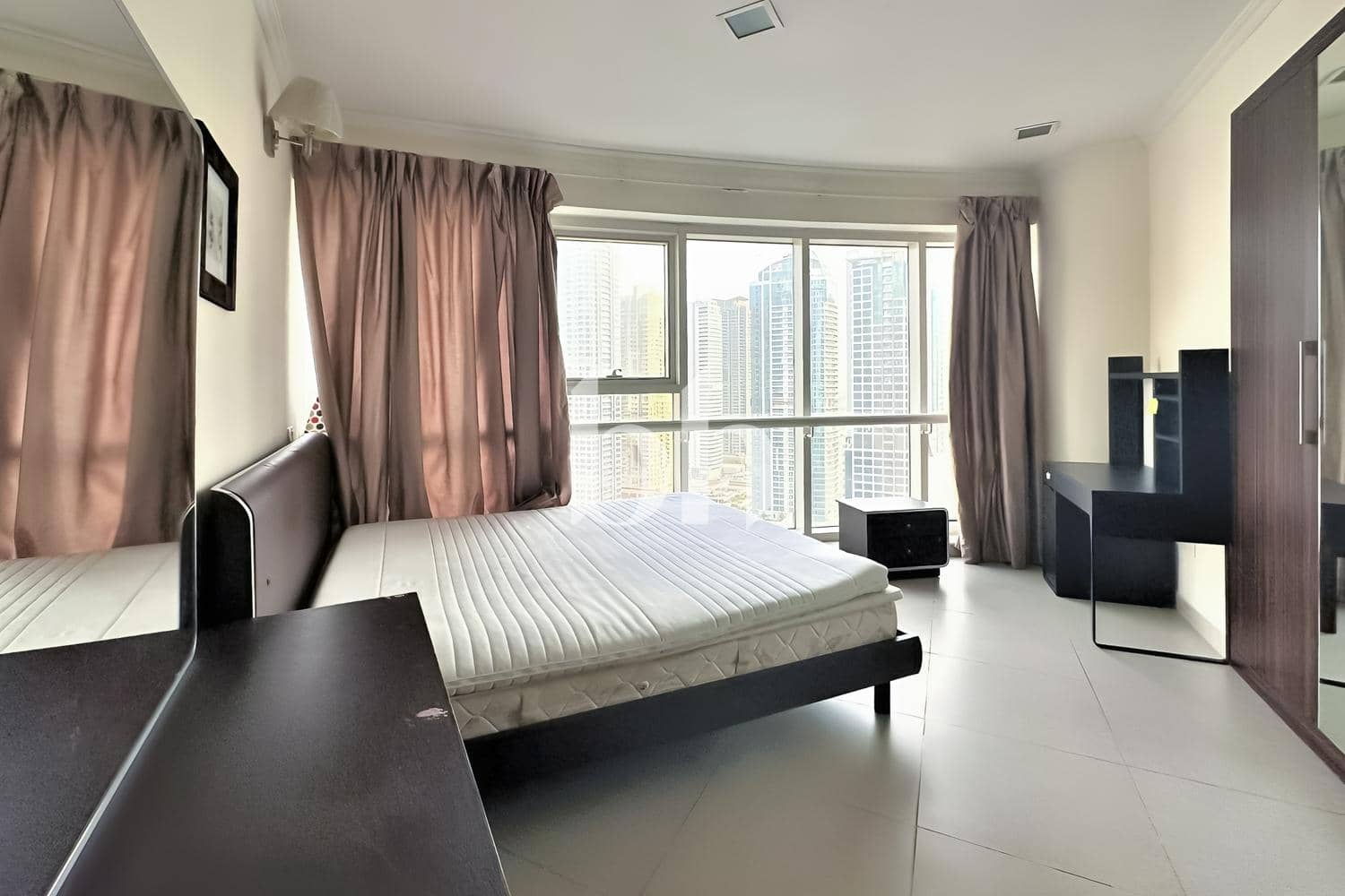 1 Bedroom Apartment in Goldcrest Executive - photo 1