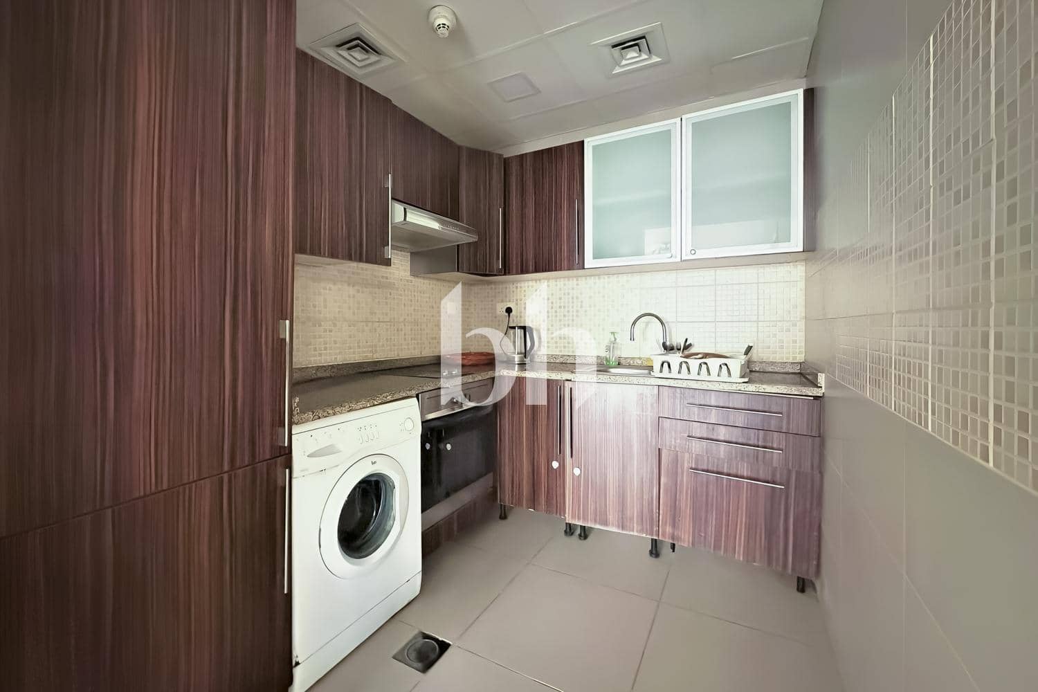 1 Bedroom Apartment in Goldcrest Executive - photo 2