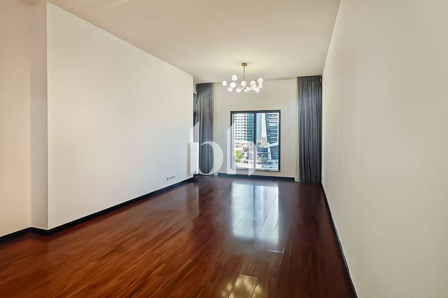 1 Bedroom Apartment in Green Lake Tower 1
