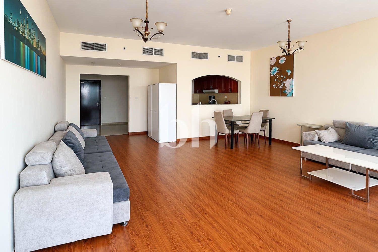 3 Bedroom Apartment in Lake Point Tower - photo 2