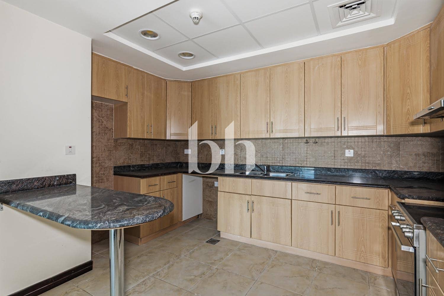 3 Bedroom Apartment in Goldcrest Views 1 - photo 1