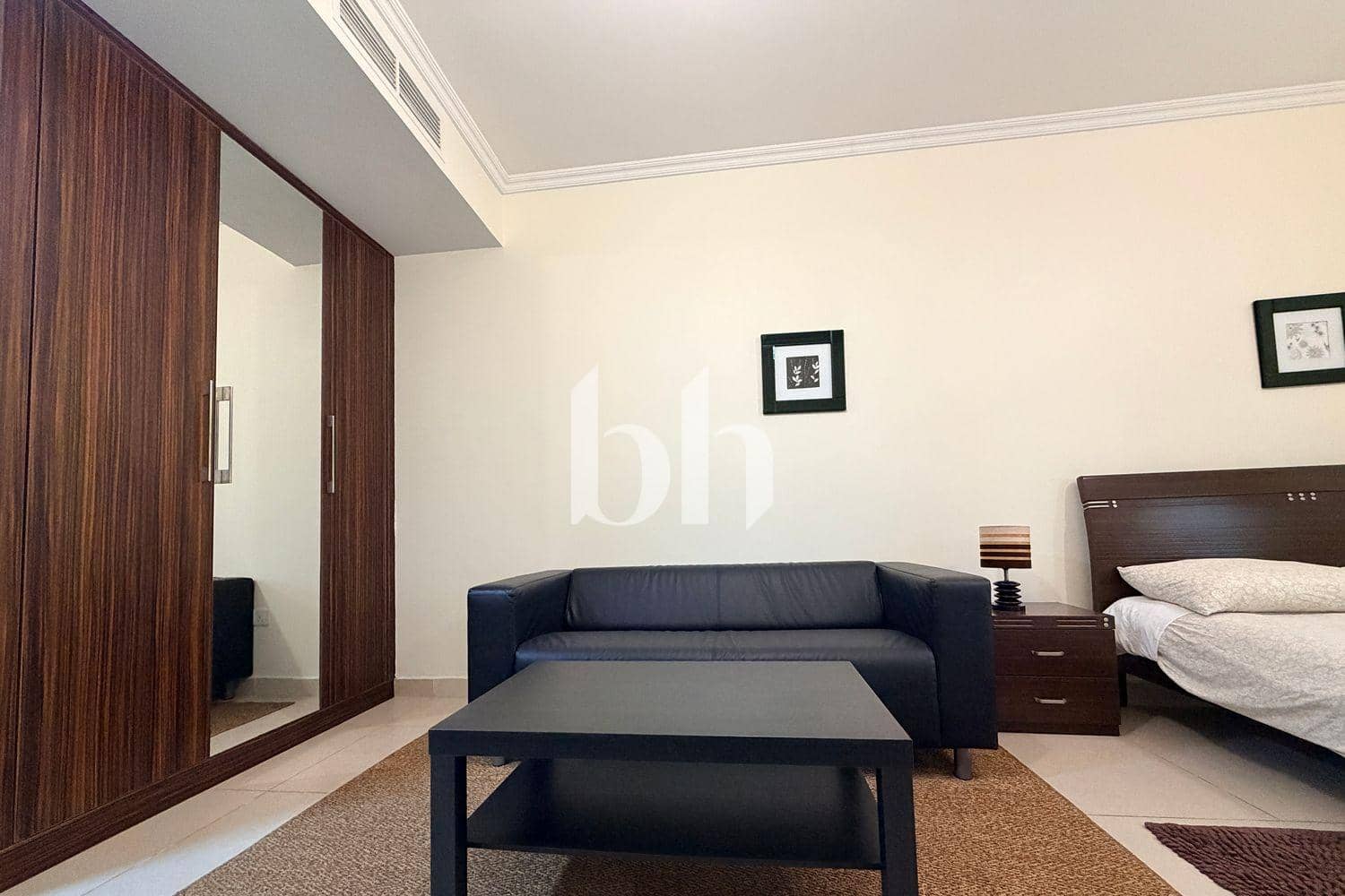 Studio Apartment in Goldcrest Executive - photo 2
