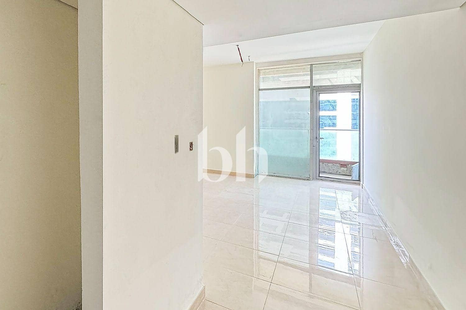 Studio Apartment in Wind Tower 1 - photo 2