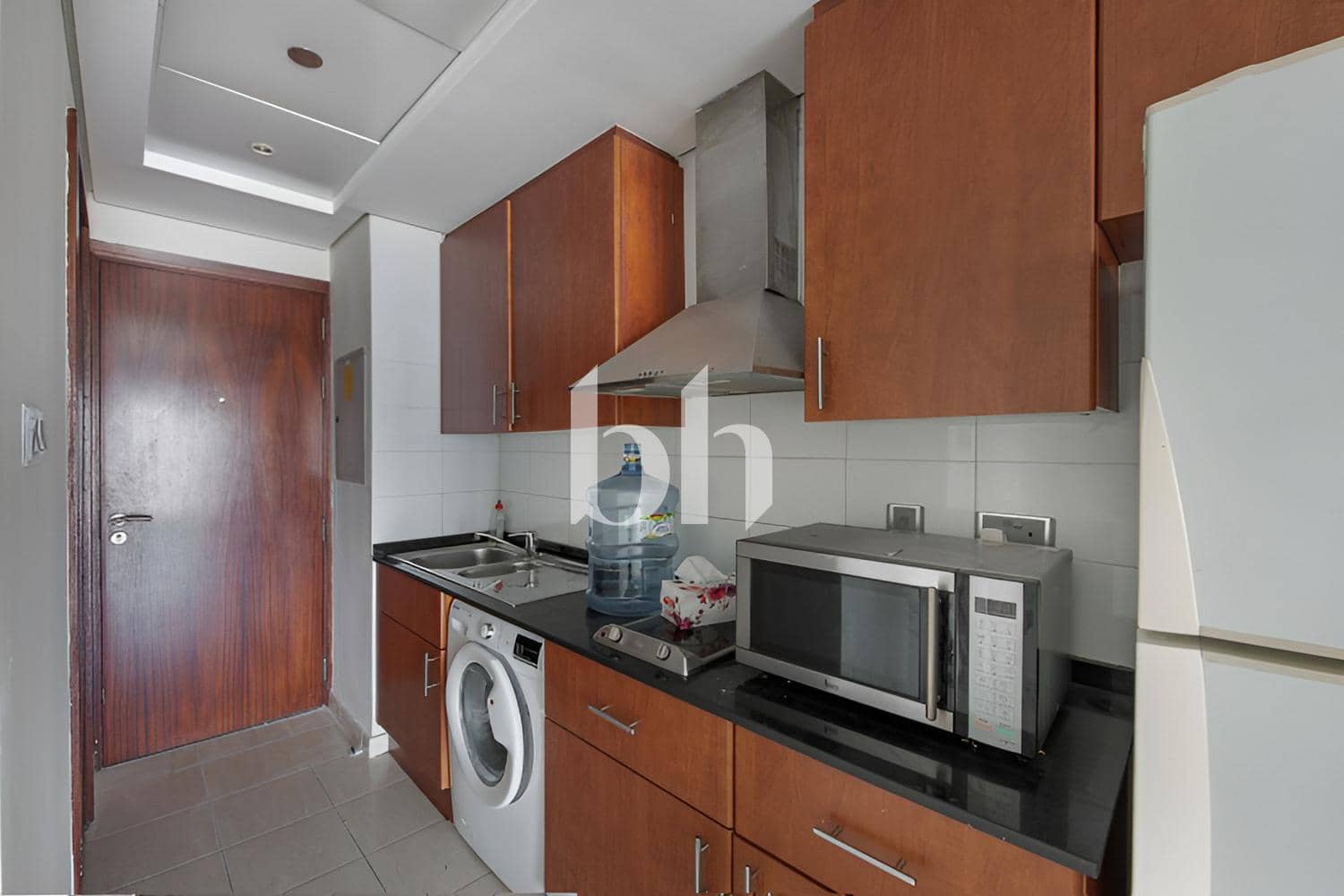 Studio Apartment in Lake View Tower - photo 2