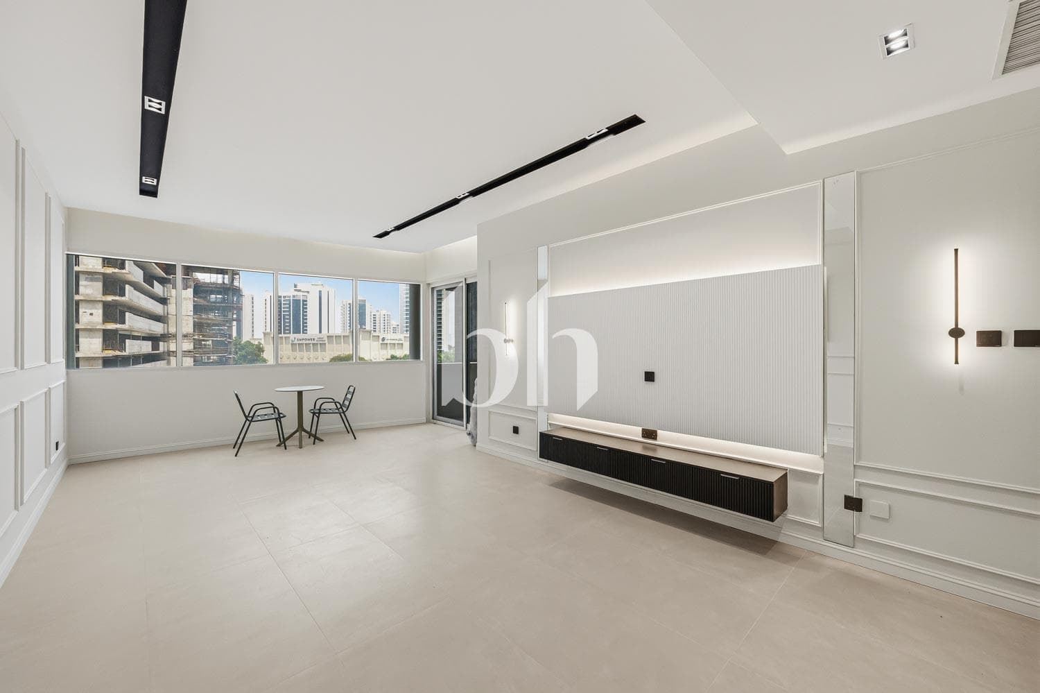 1 Bedroom Apartment in Lake Shore Tower - photo 1