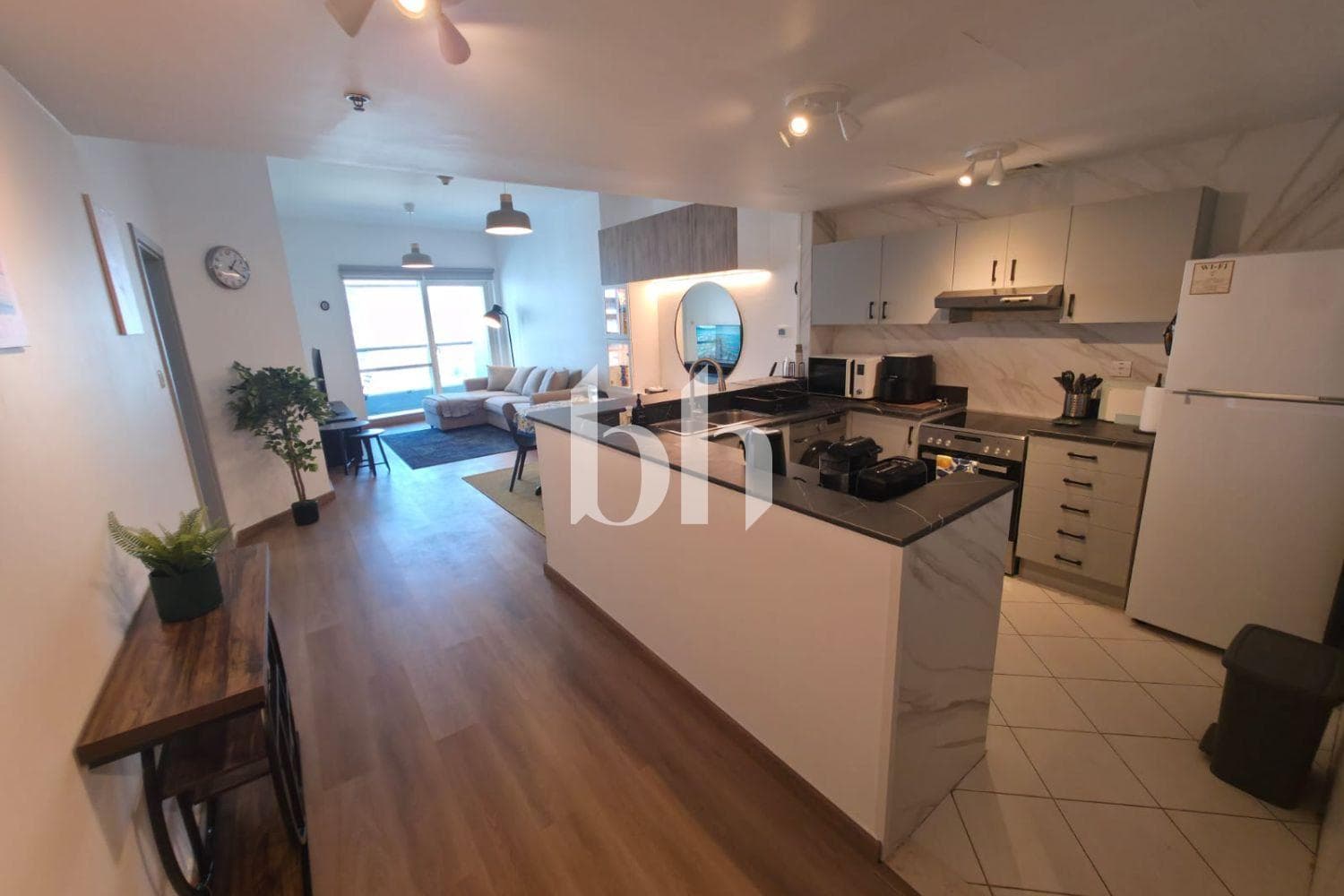 1 Bedroom Apartment in Concorde Tower