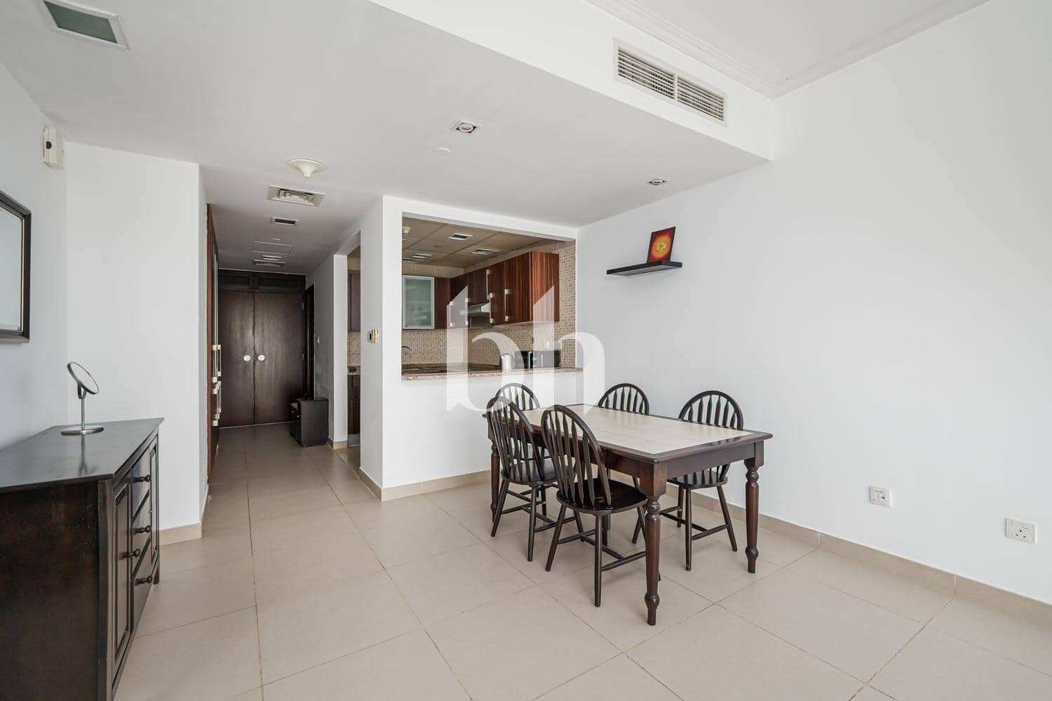 1 Bedroom Apartment in Goldcrest Executive - photo 2