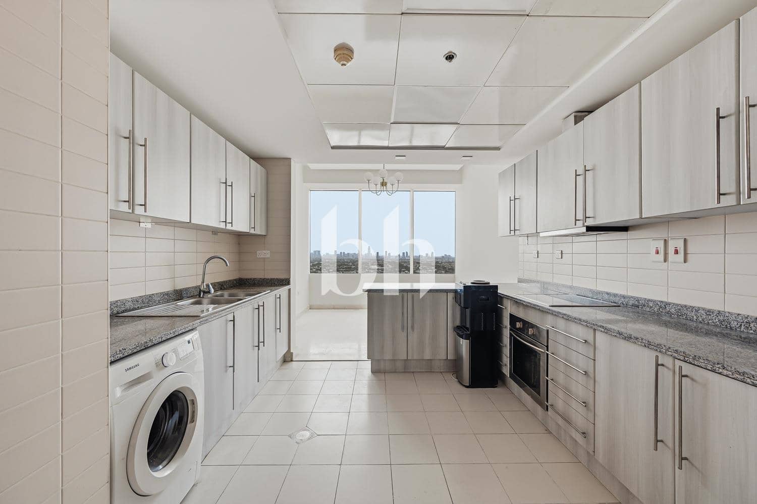 2 Bedroom Apartment in Madina Tower - photo 2