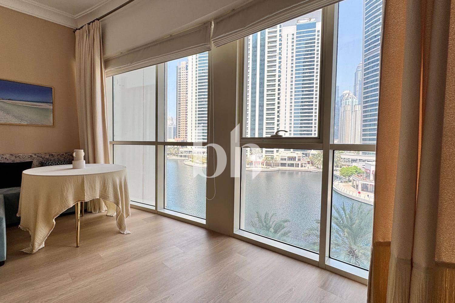 1 Bedroom Apartment in Lake Shore Tower - photo 2