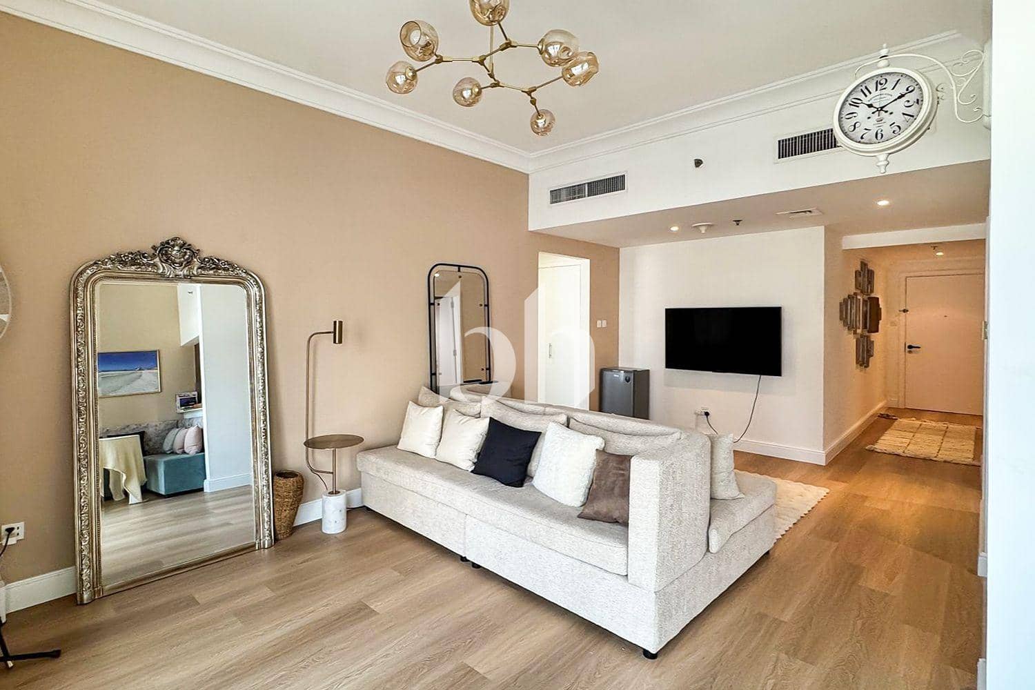 1 Bedroom Apartment in Lake Shore Tower - photo 1