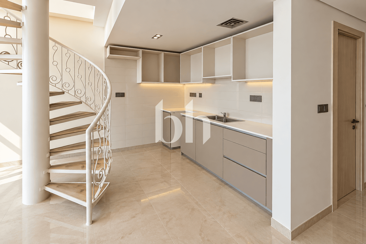 1 Bedroom Apartment in Wind Tower 1 - photo 2