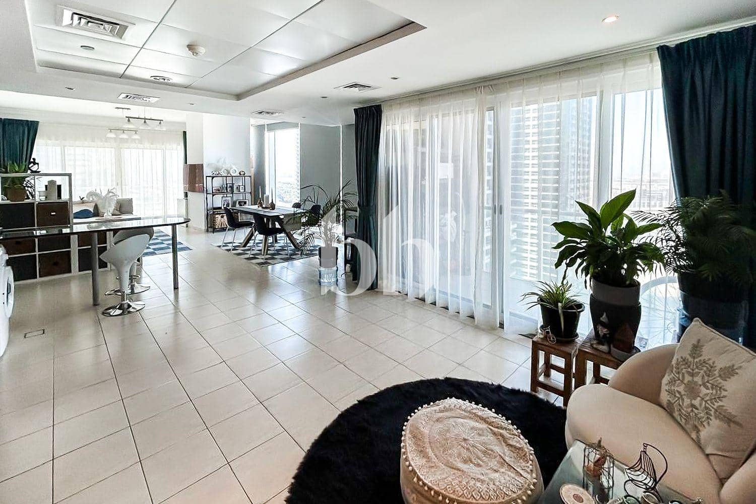1 Bedroom Apartment in Lake View Tower - photo 1