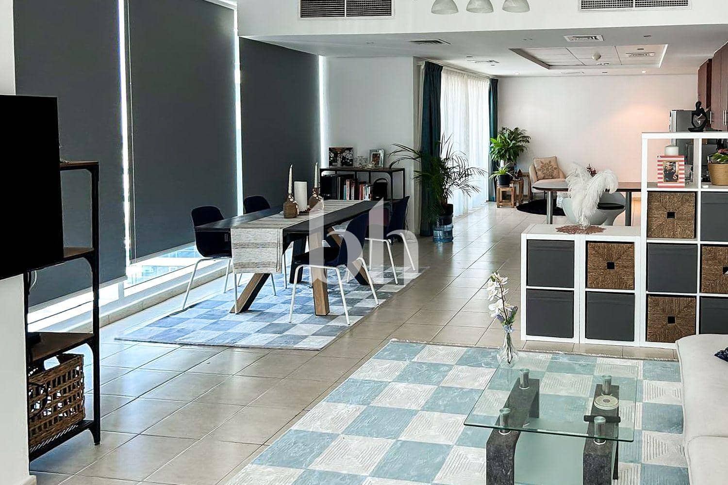 1 Bedroom Apartment in Lake View Tower - photo 2