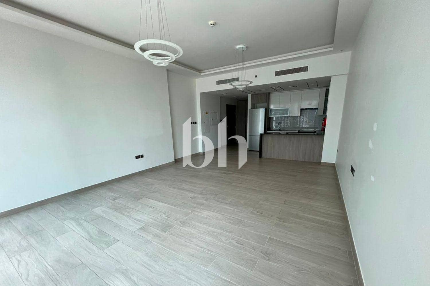 Studio Apartment in Me Do Re Tower