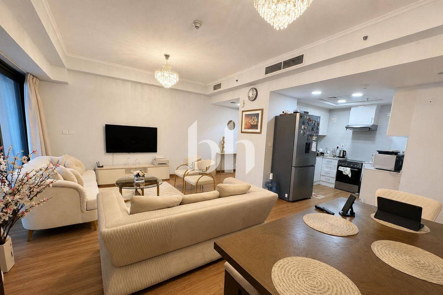 1 Bedroom Apartment in Goldcrest Views 1 - photo 2
