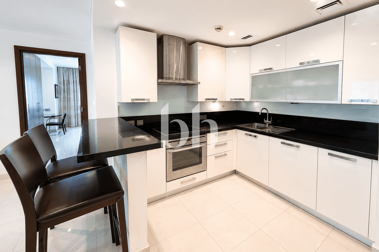 2 Bedroom Apartment in Bonnington Tower - photo 2