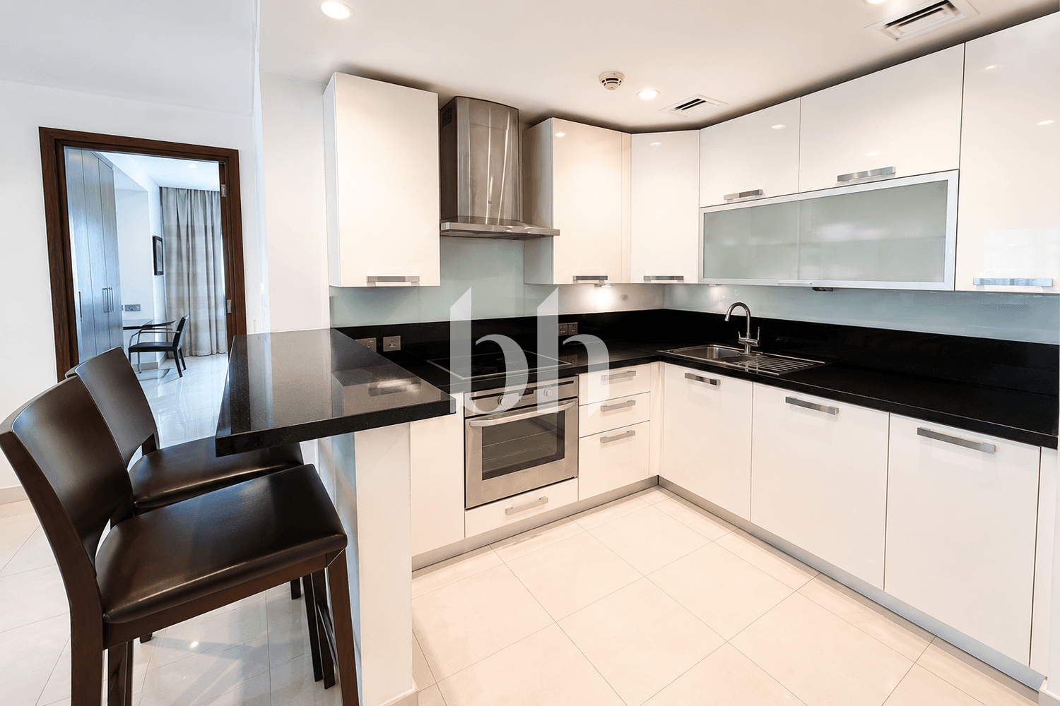 2 Bedroom Apartment in Bonnington Tower - photo 2