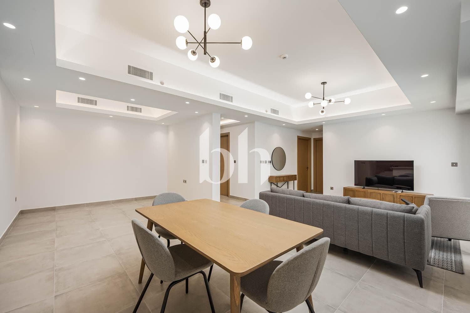 2 Bedroom Apartment in Orra The Embankment Tower 1 - photo 2