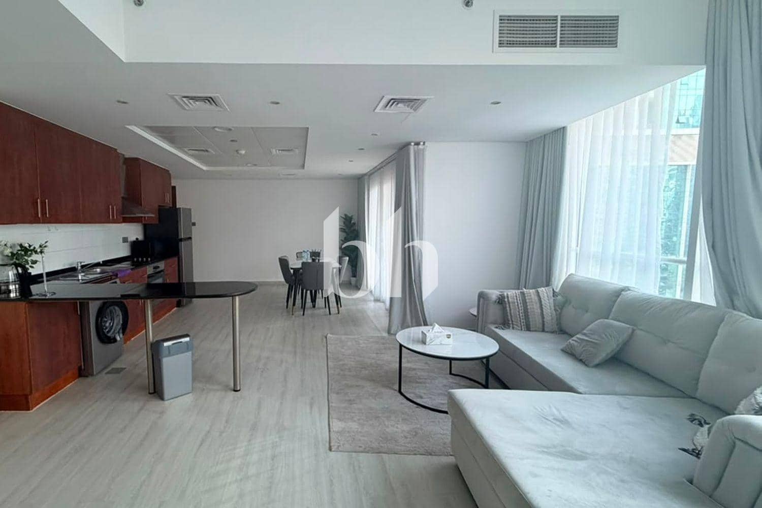 1 Bedroom Apartment in Lake View Tower - photo 1