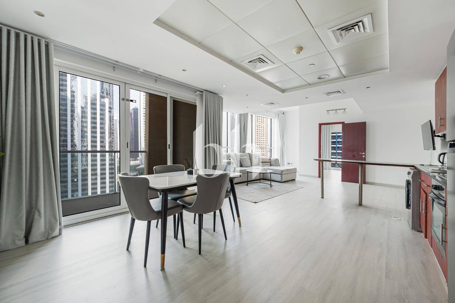 2 Bedroom Apartment in Lake View Tower - photo 2