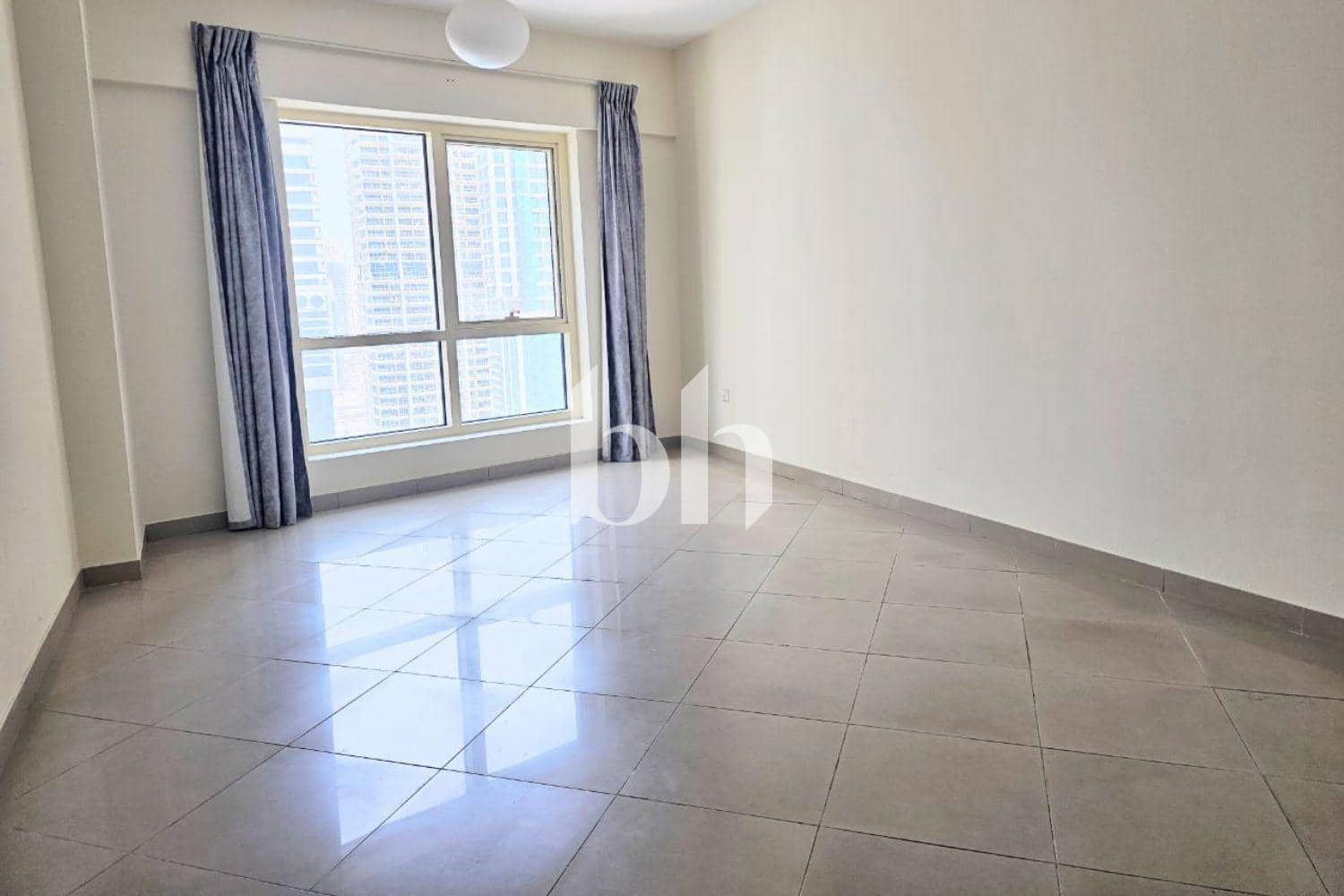 2 Bedroom Apartment in Icon Tower 2 - photo 1
