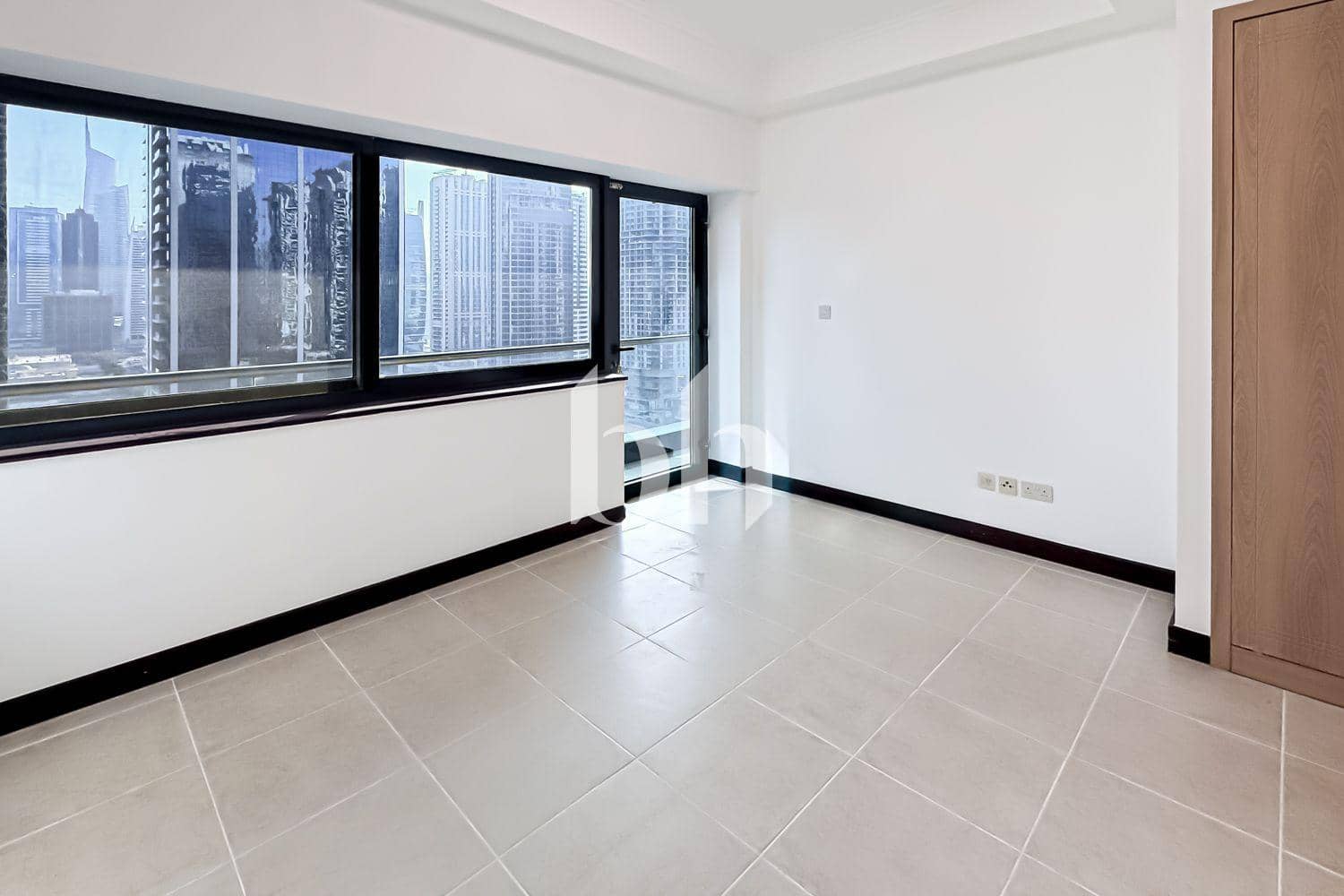 2 Bedroom Apartment in Goldcrest Views 1 - photo 2