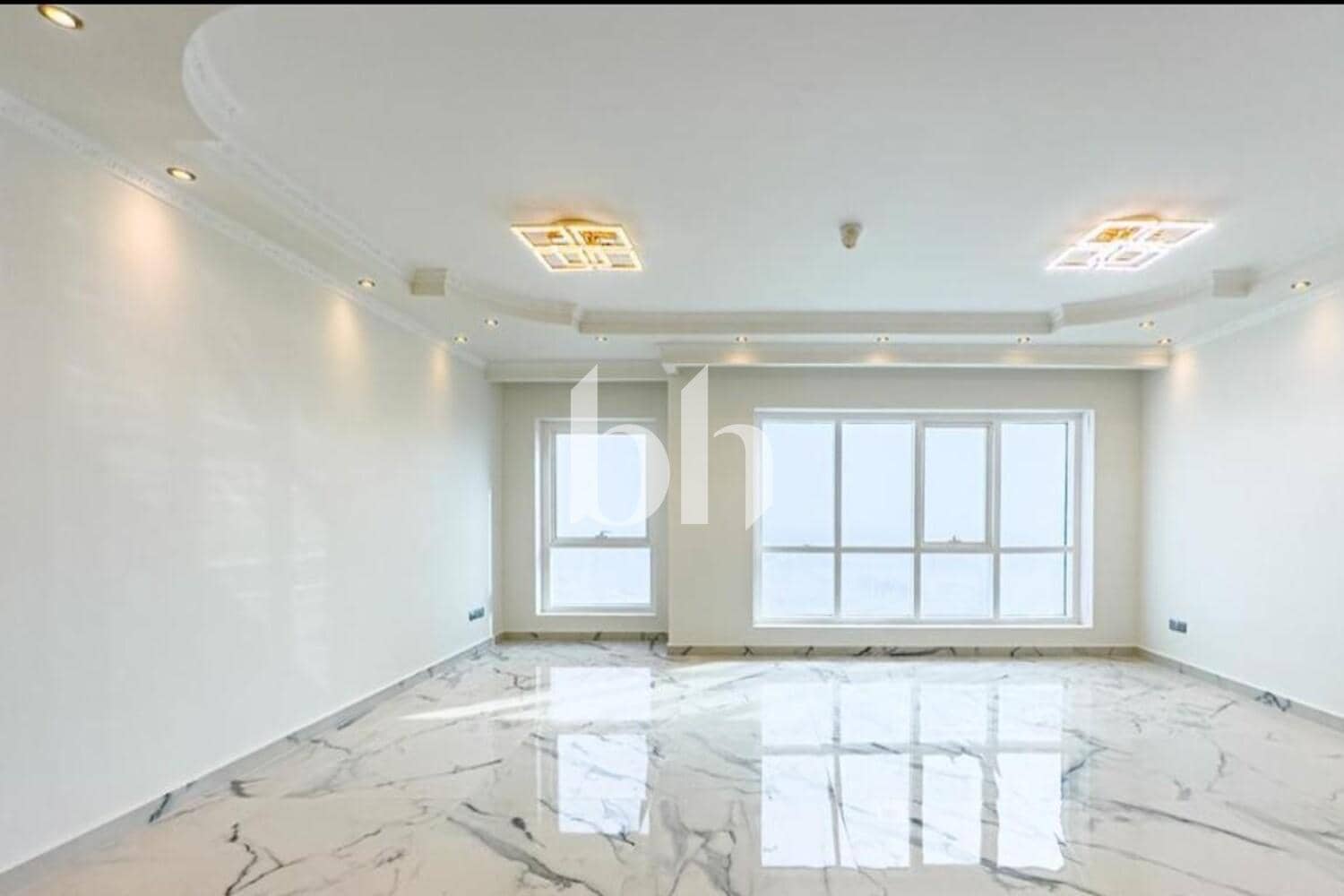 2 Bedroom Apartment in Lake Point Tower - photo 1