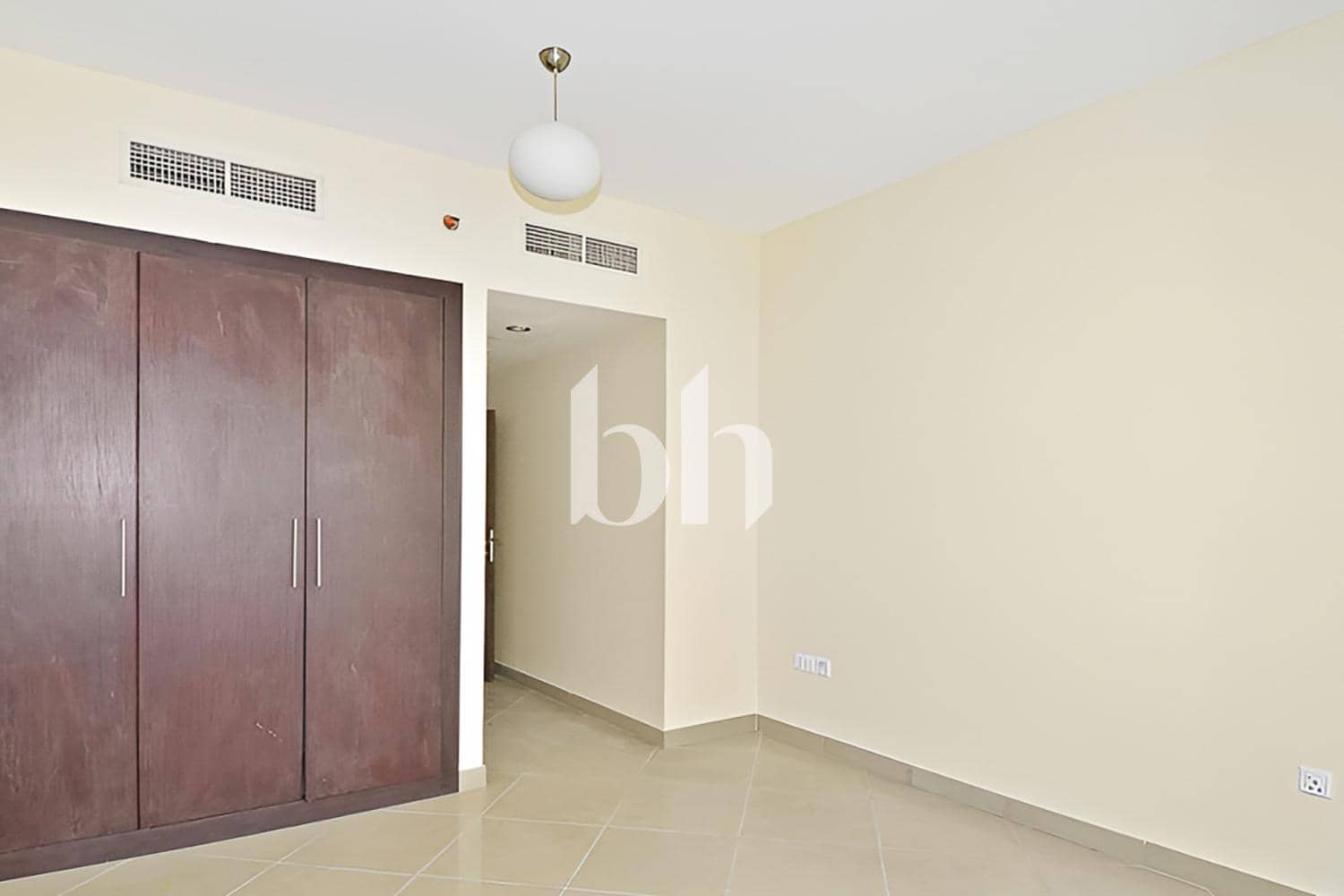 2 Bedroom Apartment in Icon Tower 1 - photo 1