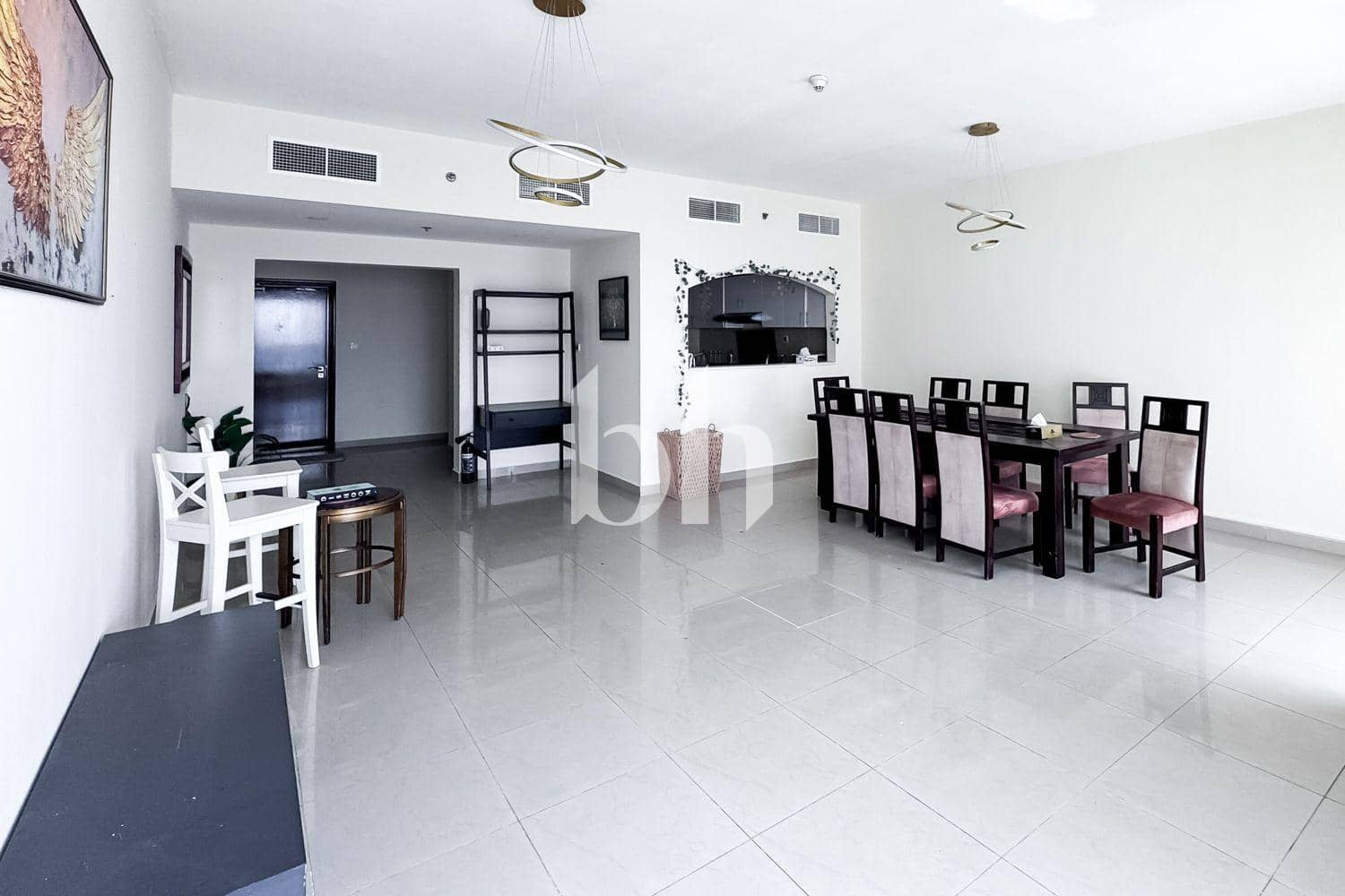 3 Bedroom Apartment in Lake Point Tower - photo 1