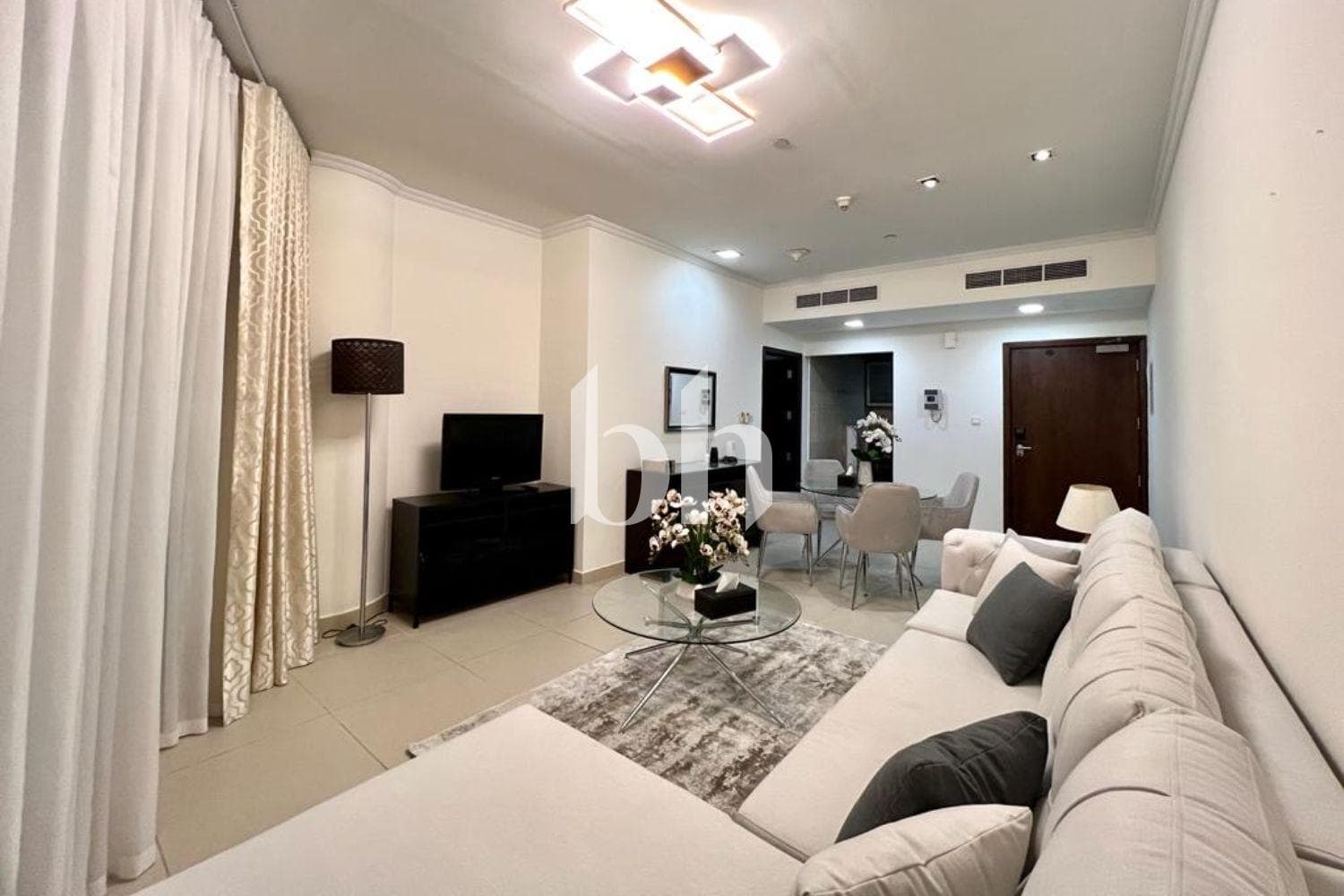 1 Bedroom Apartment in Goldcrest Executive - photo 1