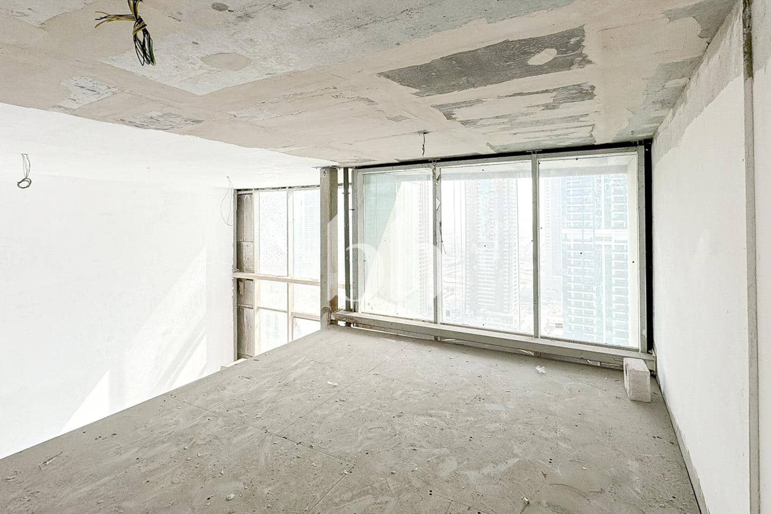 1 Bedroom Apartment in Wind Tower 2 - photo 2
