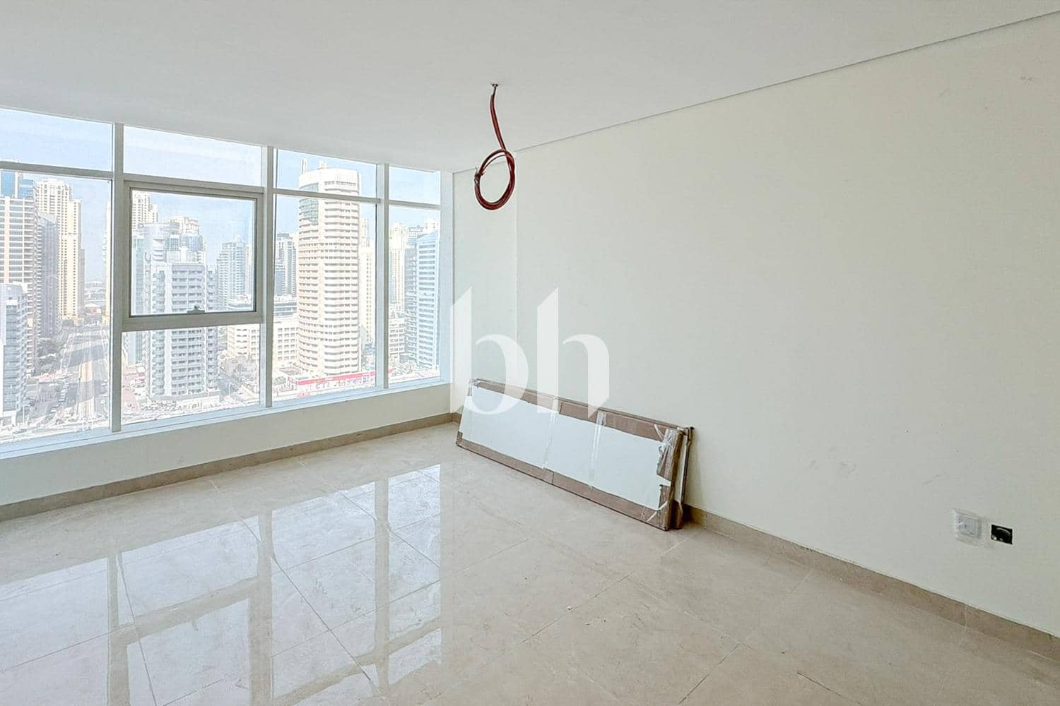 1 Bedroom Apartment in Wind Tower 2 - photo 2